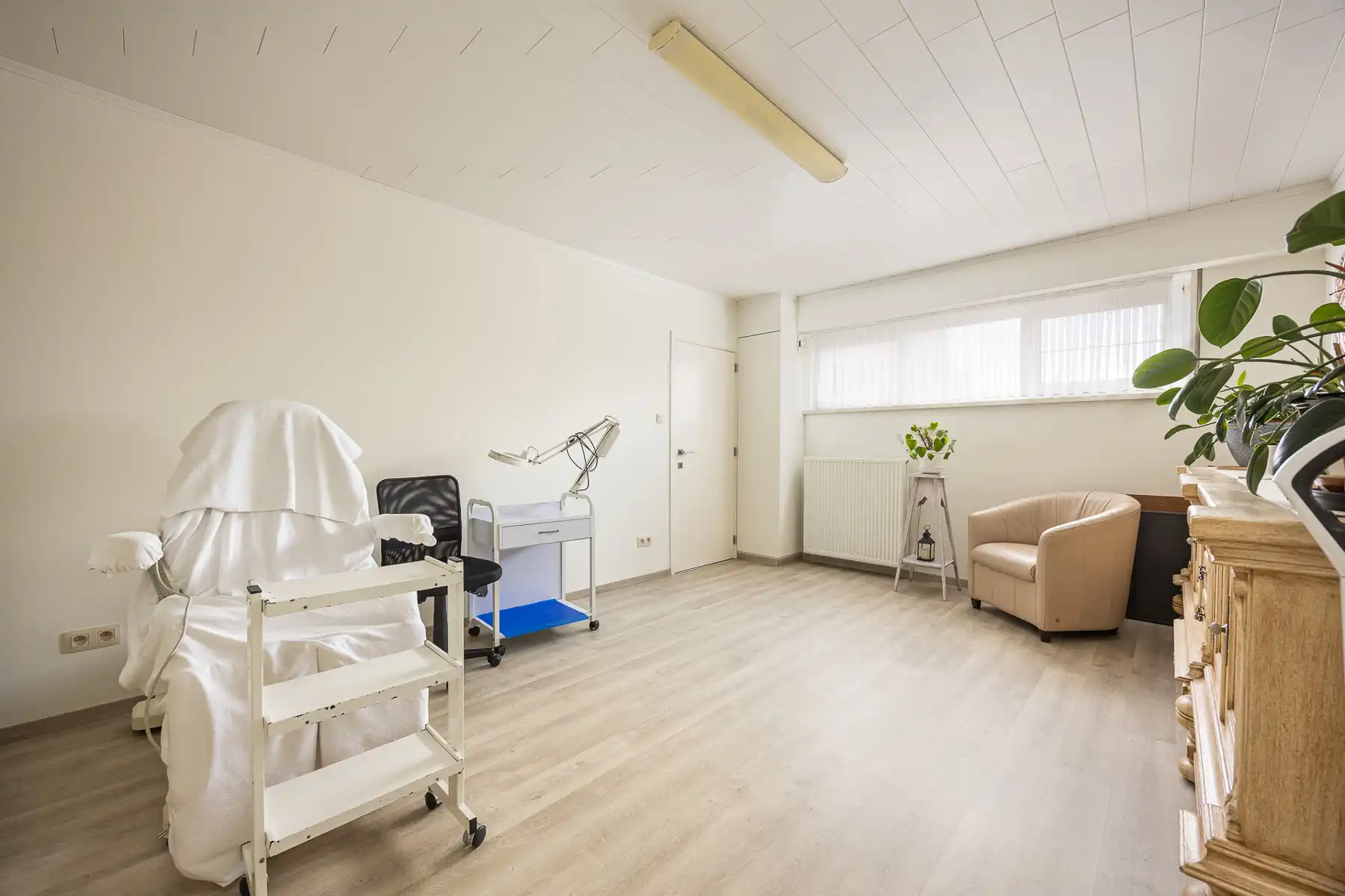 Ruime gezinswoning met 5 slaapkamers op een perceel van 638m². foto 4