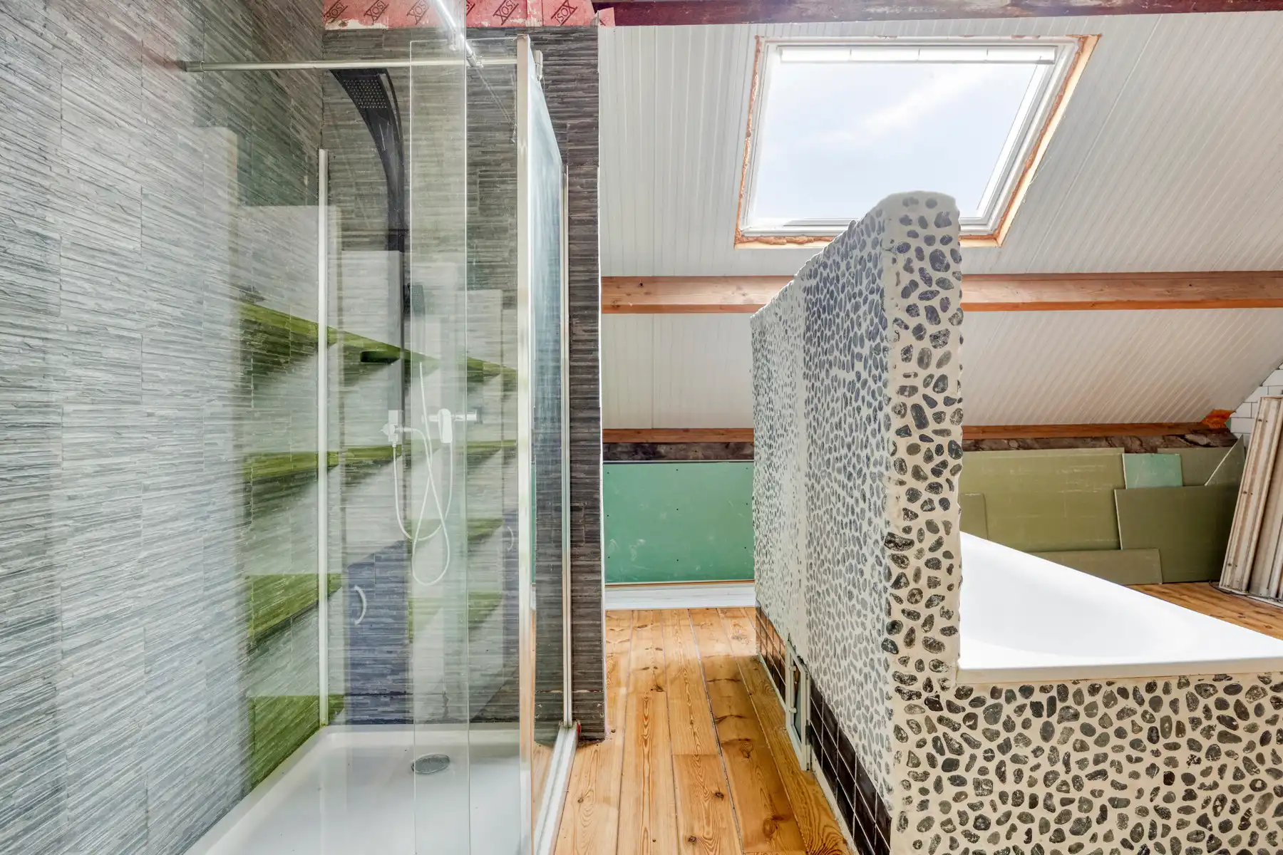 Ruime woning met 4 slaapkamers en loods  foto 18