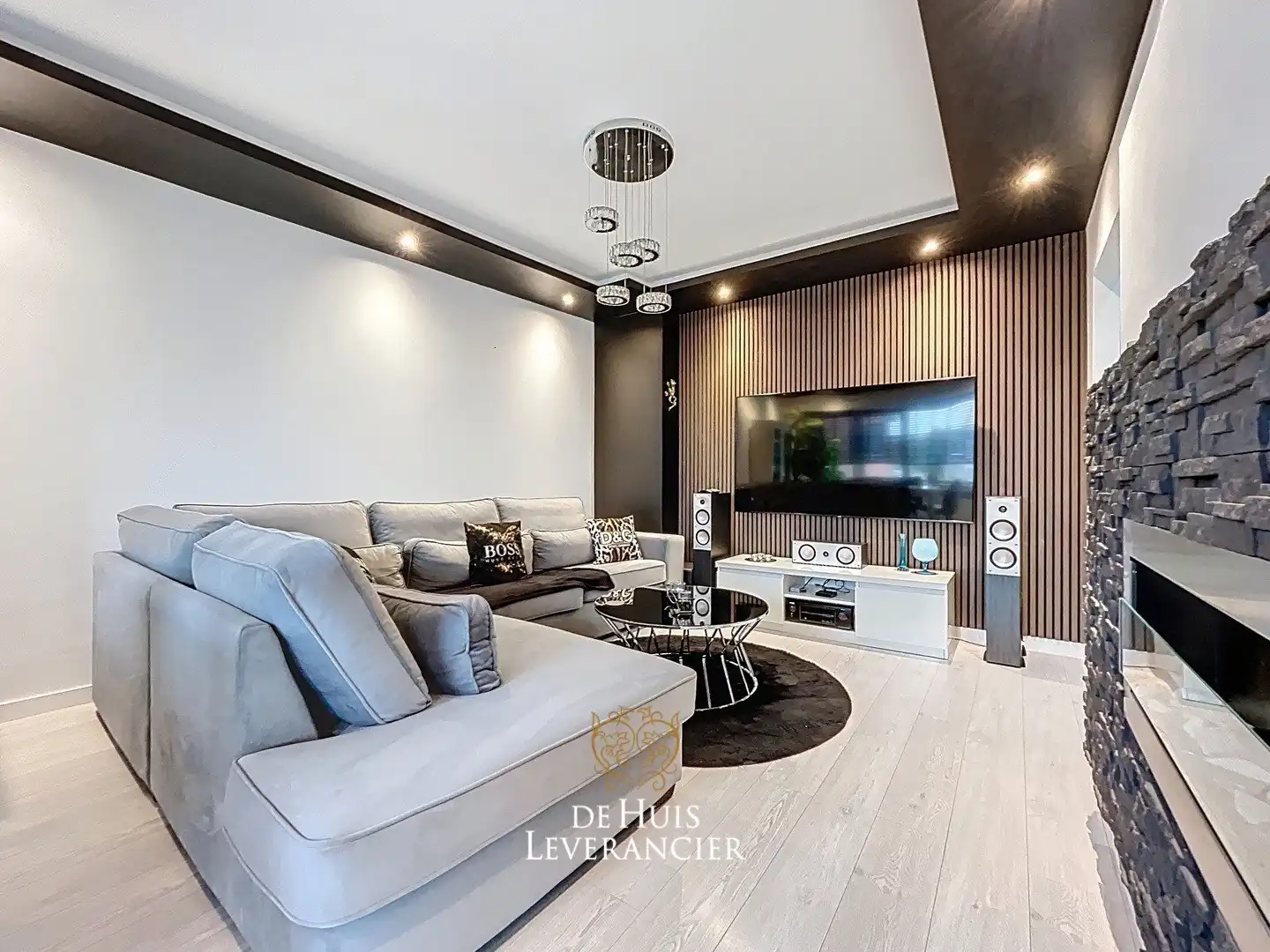 Trendy hi-tech appartement in hartje Edegem te koop foto 22