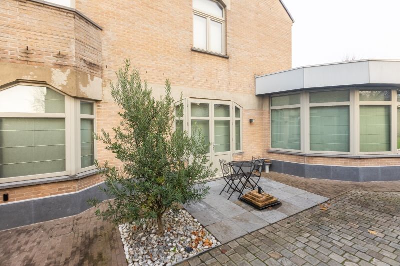 Prachtig Art-Deco-burgerhuis, met 3 slaapkamers, bureau, garage, tuin....(vloerverwarming, zonneboiler,elektr. goedgekeurd...) foto 21