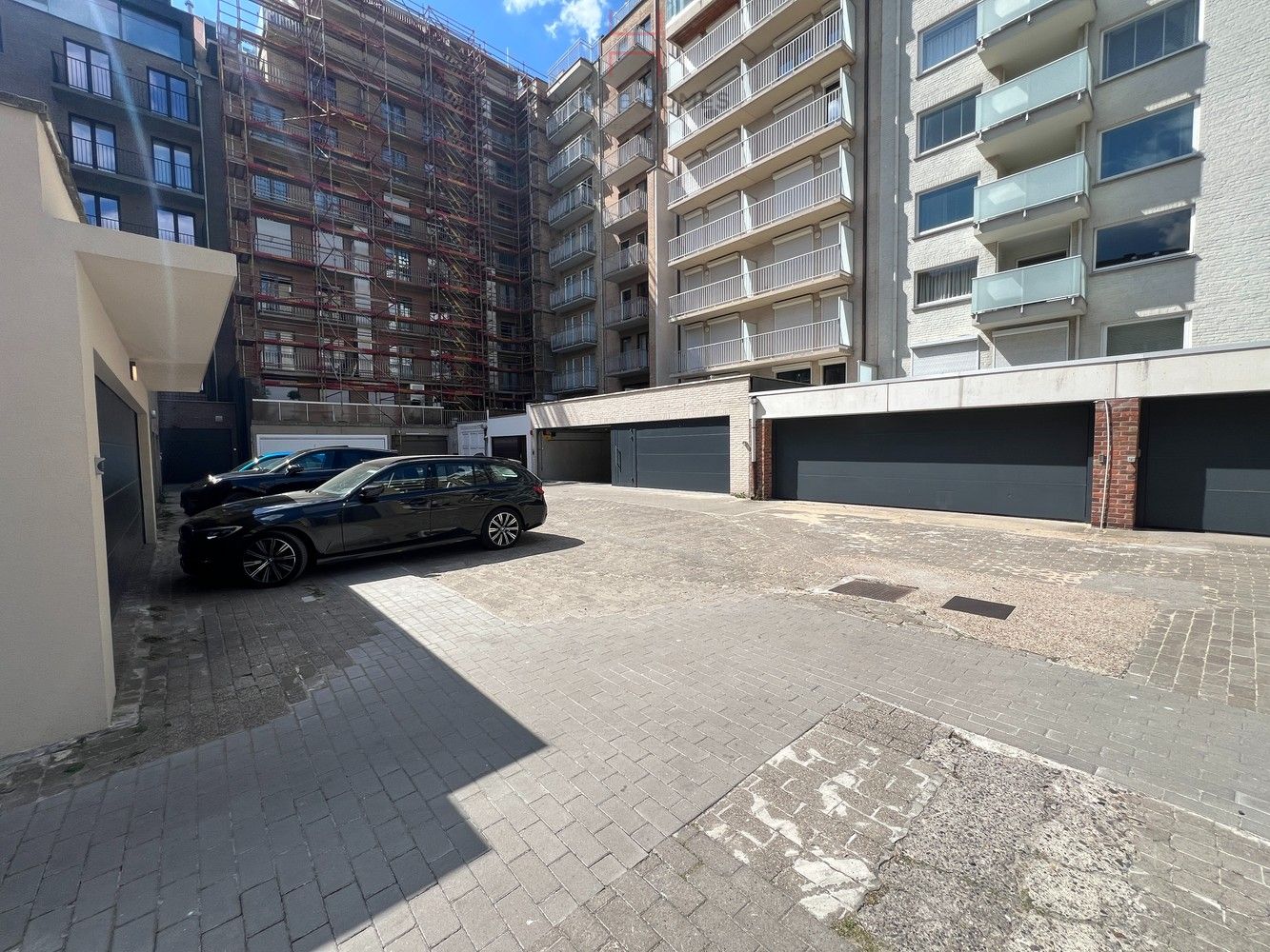 Garagebox op de Zeedijk Het Zoute foto 8