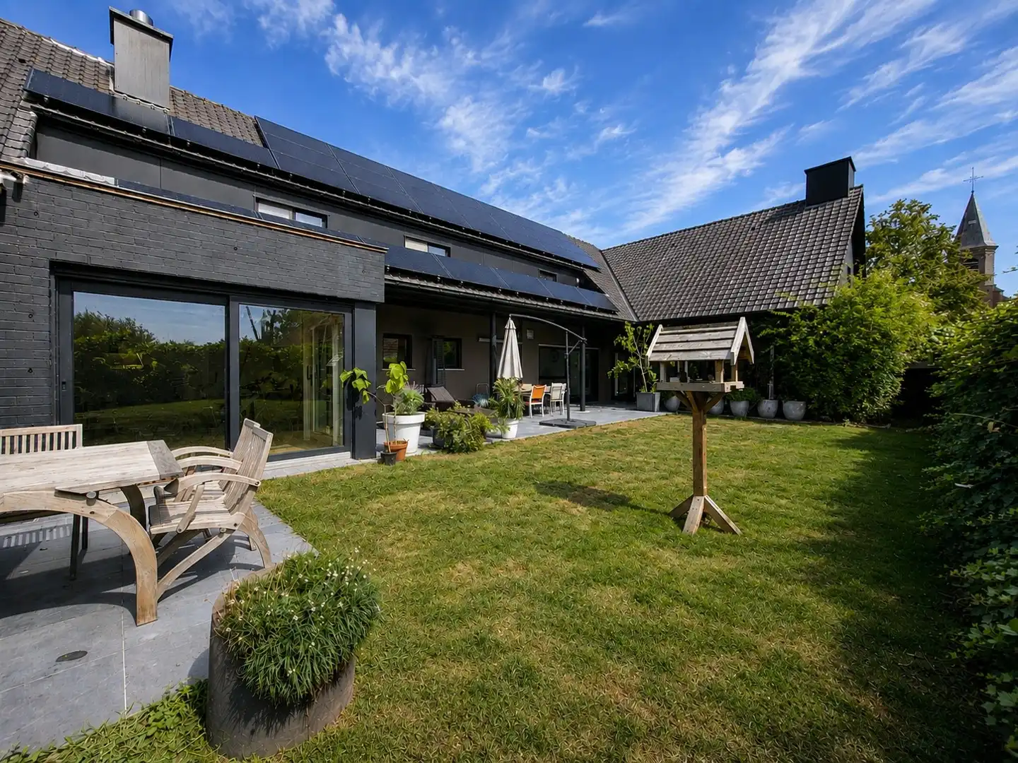 Exclusief wonen & ondernemen: imposante villa met volwaardige praktijk en aparte toegang op commerciële topligging, een perceel van 1.139 m² en met maar liefst 532 m² bewoonbare oppervlakte. foto 6