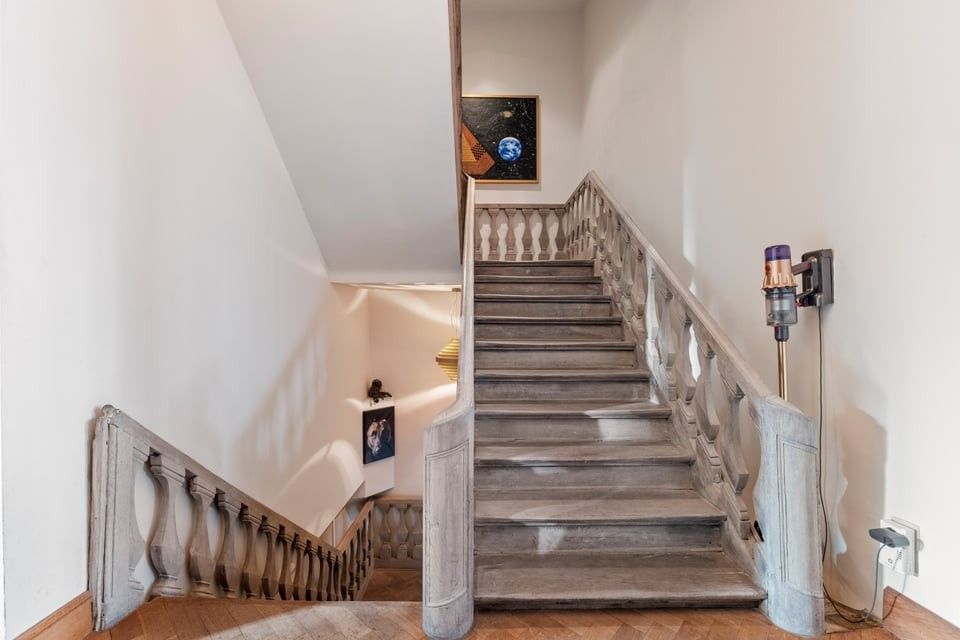 ICONISCH HANDELSPAND MET LUXUEUZE WOONST OP DE GROTE MARKT VAN SINT-TRUIDEN foto 54