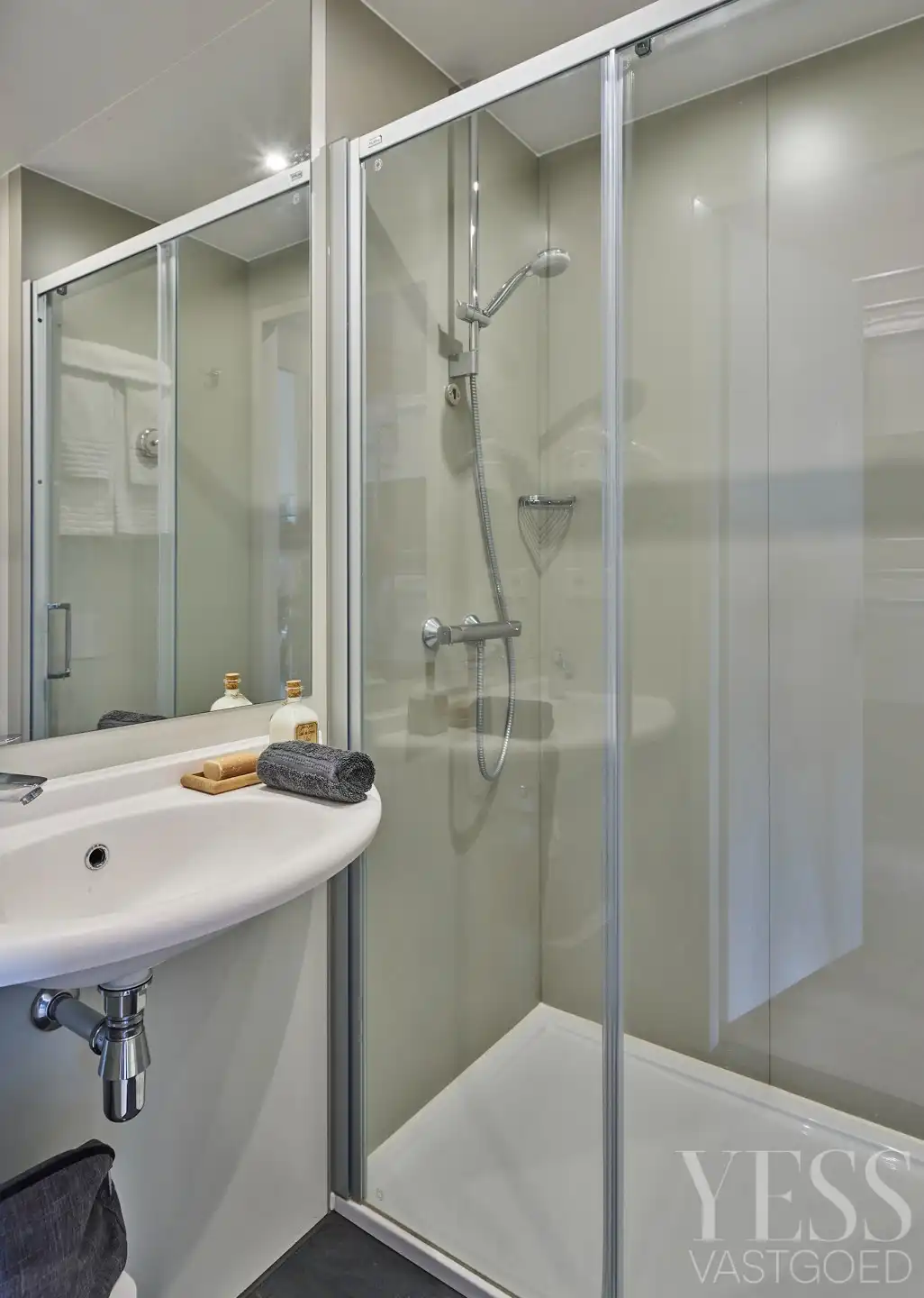 Investering: suite met balkon en mooi uitzicht te Jabbeke foto 6