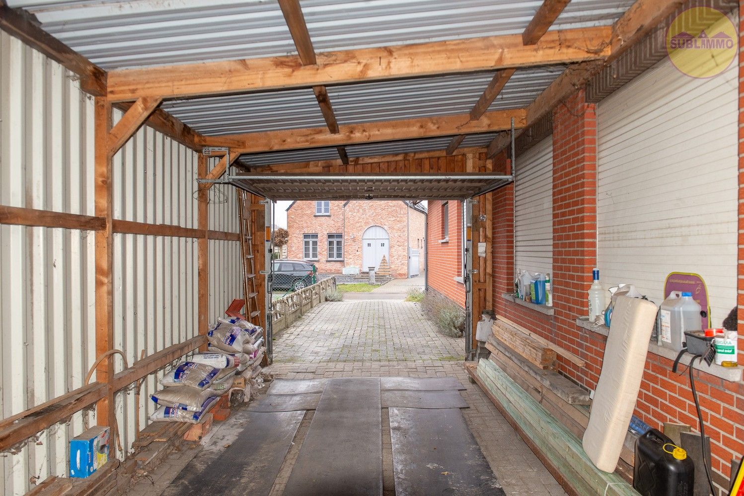 Ruime gelijkvloerse woning met 4 slaapkamers op een perceel van 554m². foto 24