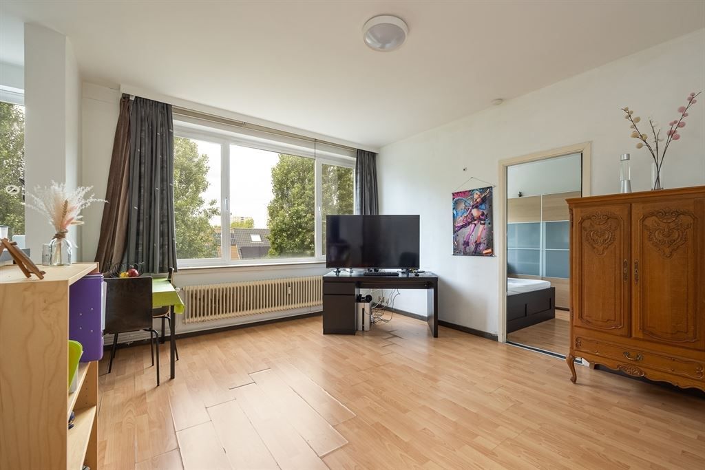 Licht appartement met zicht op groen foto 6