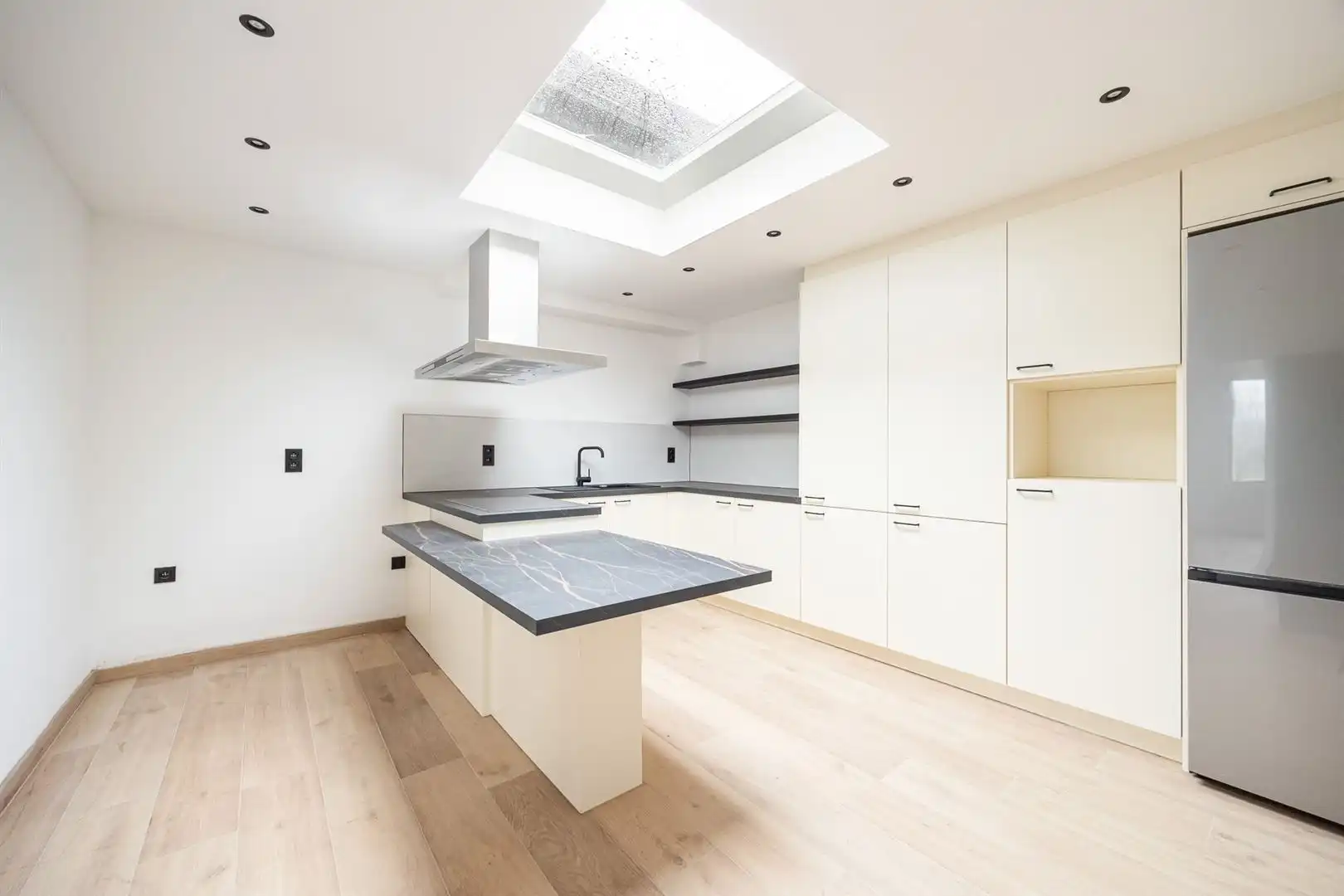 Instapklare HOB, pas gerenoveerd! foto 6