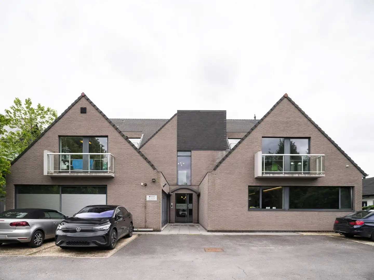 Uniek medisch vastgoed in hartje Sint-Martens-Latem – Instapklaar & professioneel uitgerust foto 25