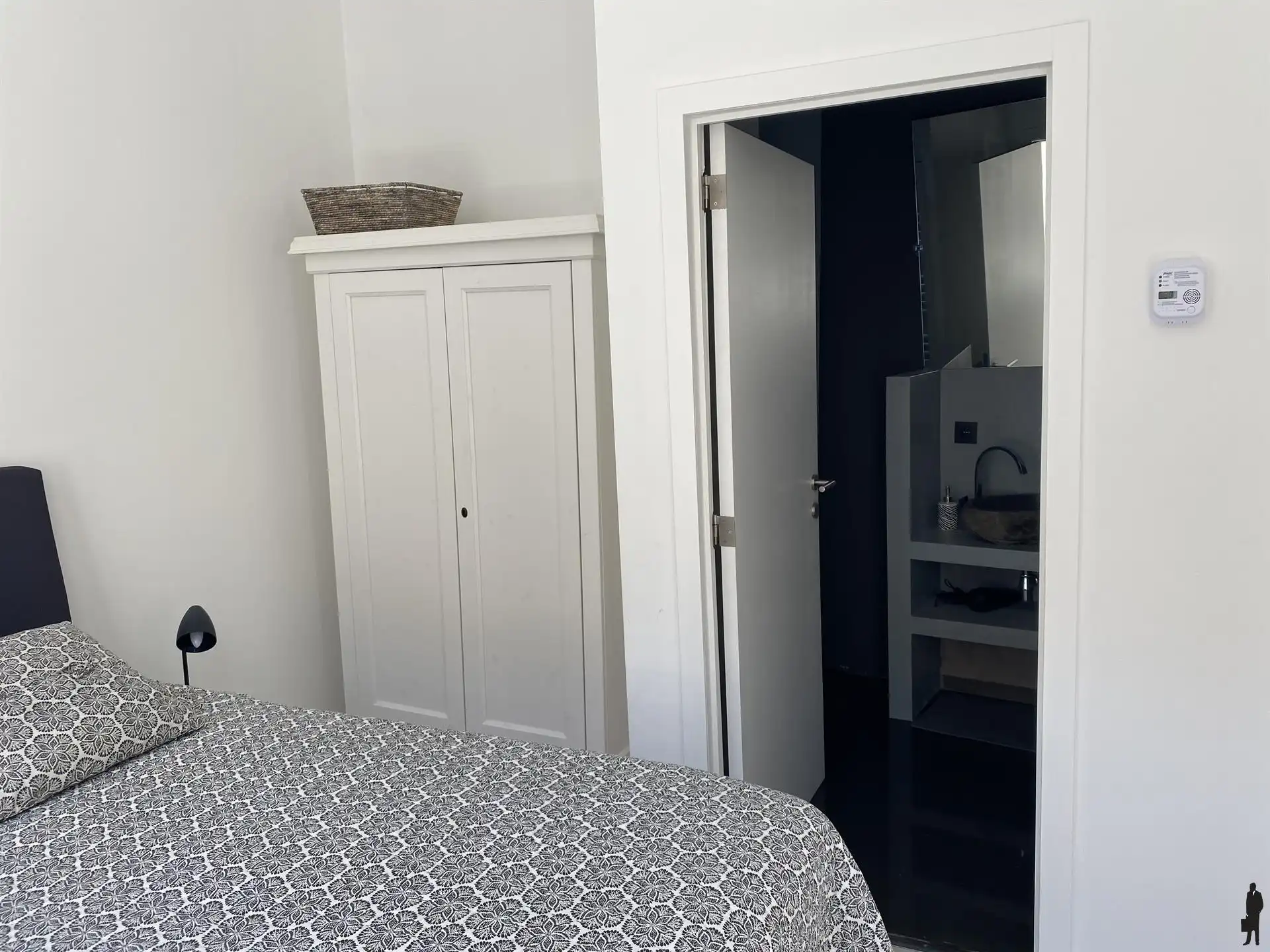 Gemeubeld appartement in een zijstraat van de Meir! foto 5