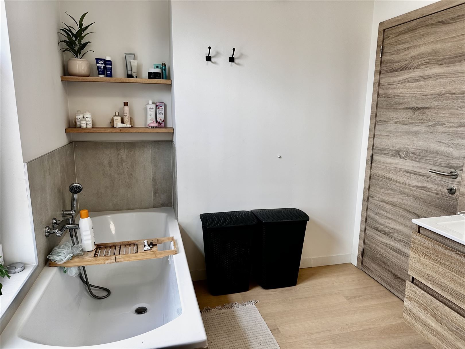 Gerenoveerde woning te huur nabij centrum Ronse. foto 10