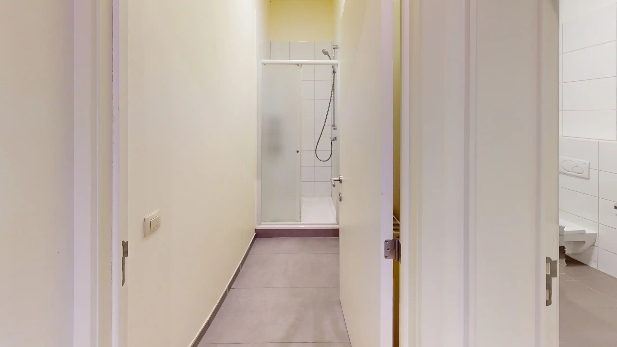 ANTWERPEN - CENTRUM  - Ruim drie slaapkamer appartement  foto 12