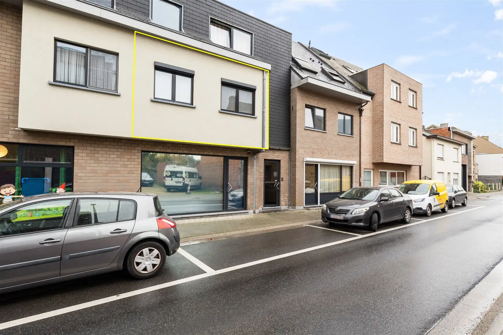 Instapklaar appartement met terras en 1 slaapkamer. foto {{pictureIndex}}