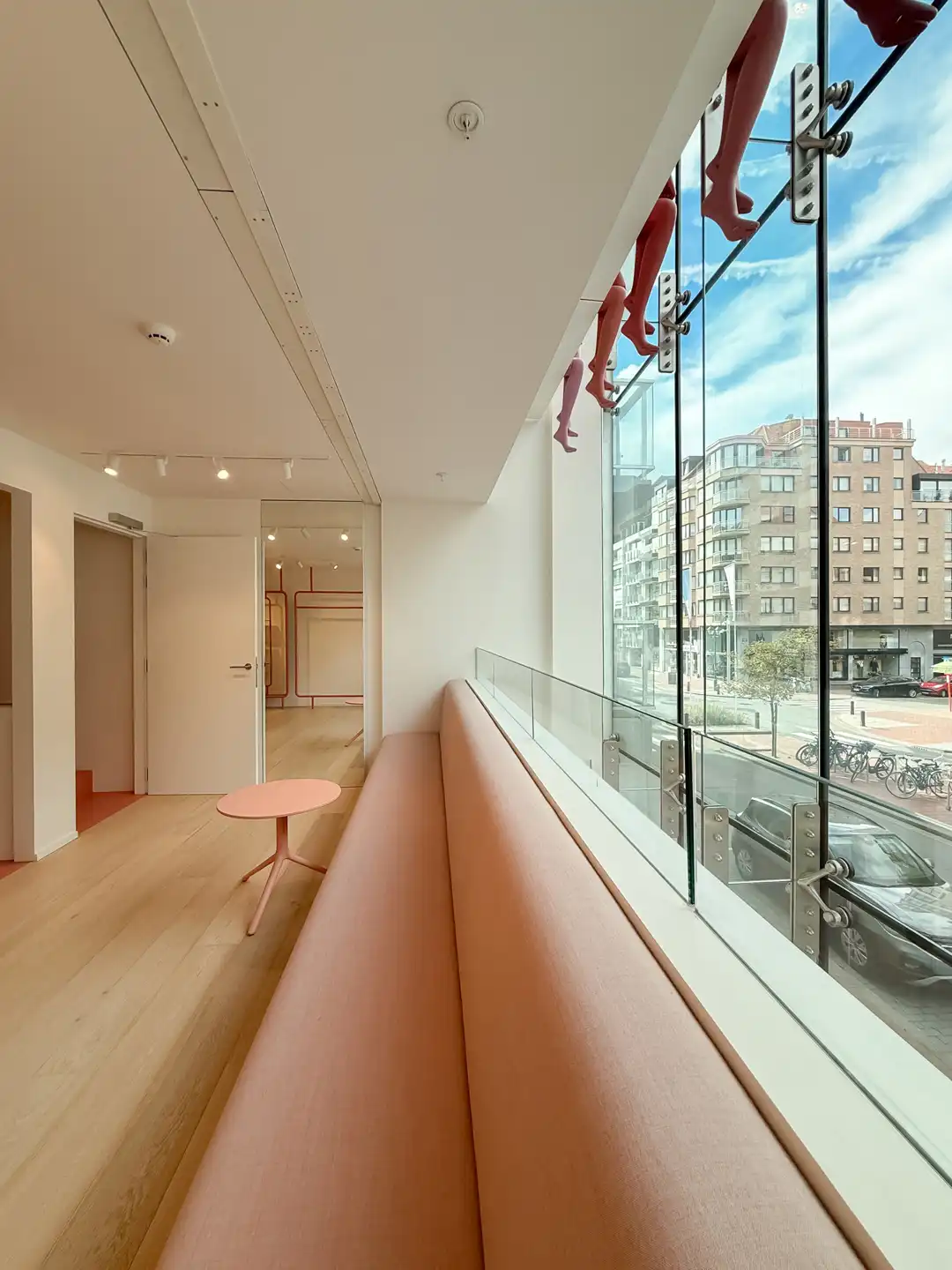 Exclusief winkelpand op toplocatie in de Lippenslaan... foto 16