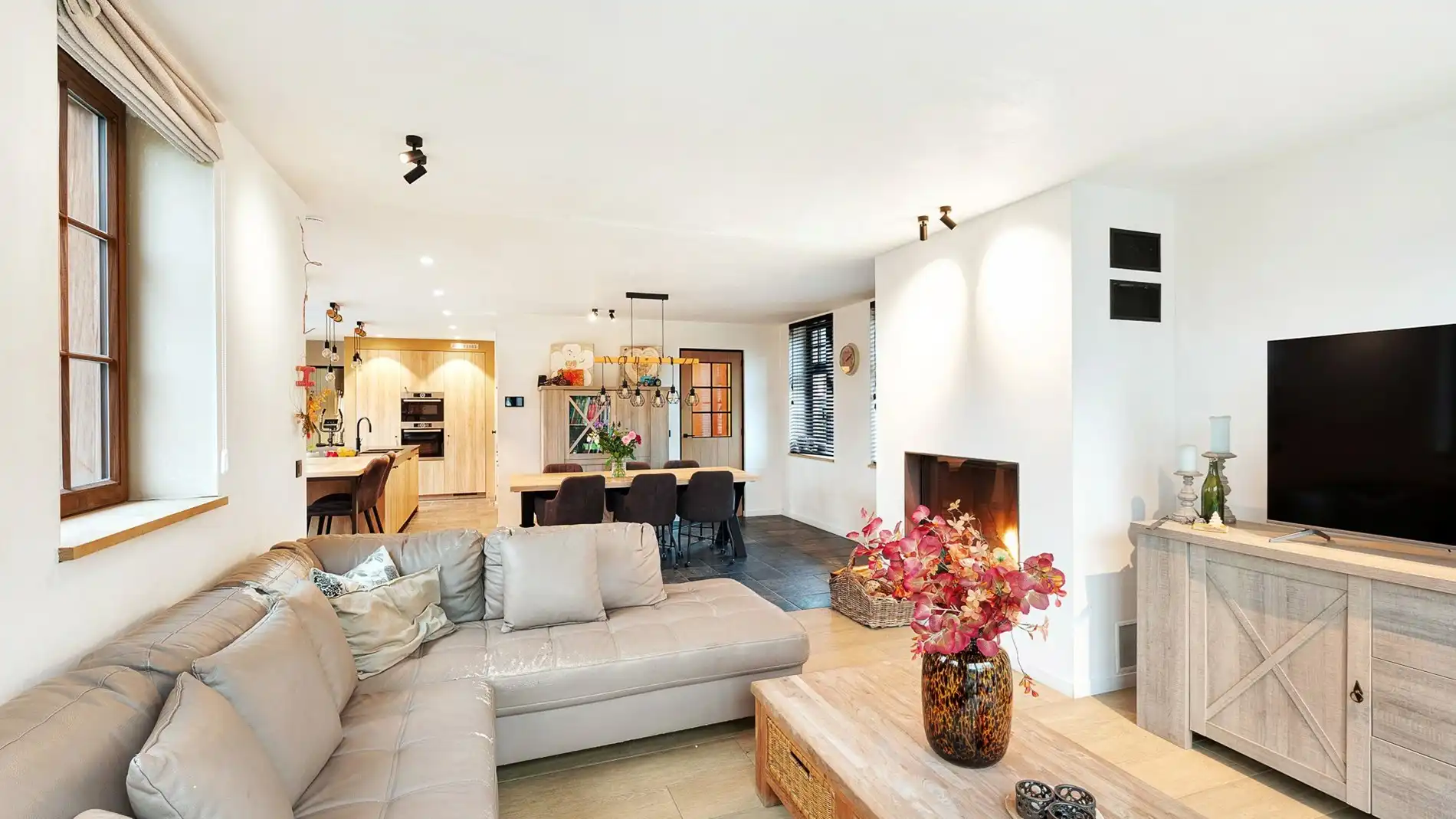 Fantastisch huis op een groene locatie te Moerkerke foto 11