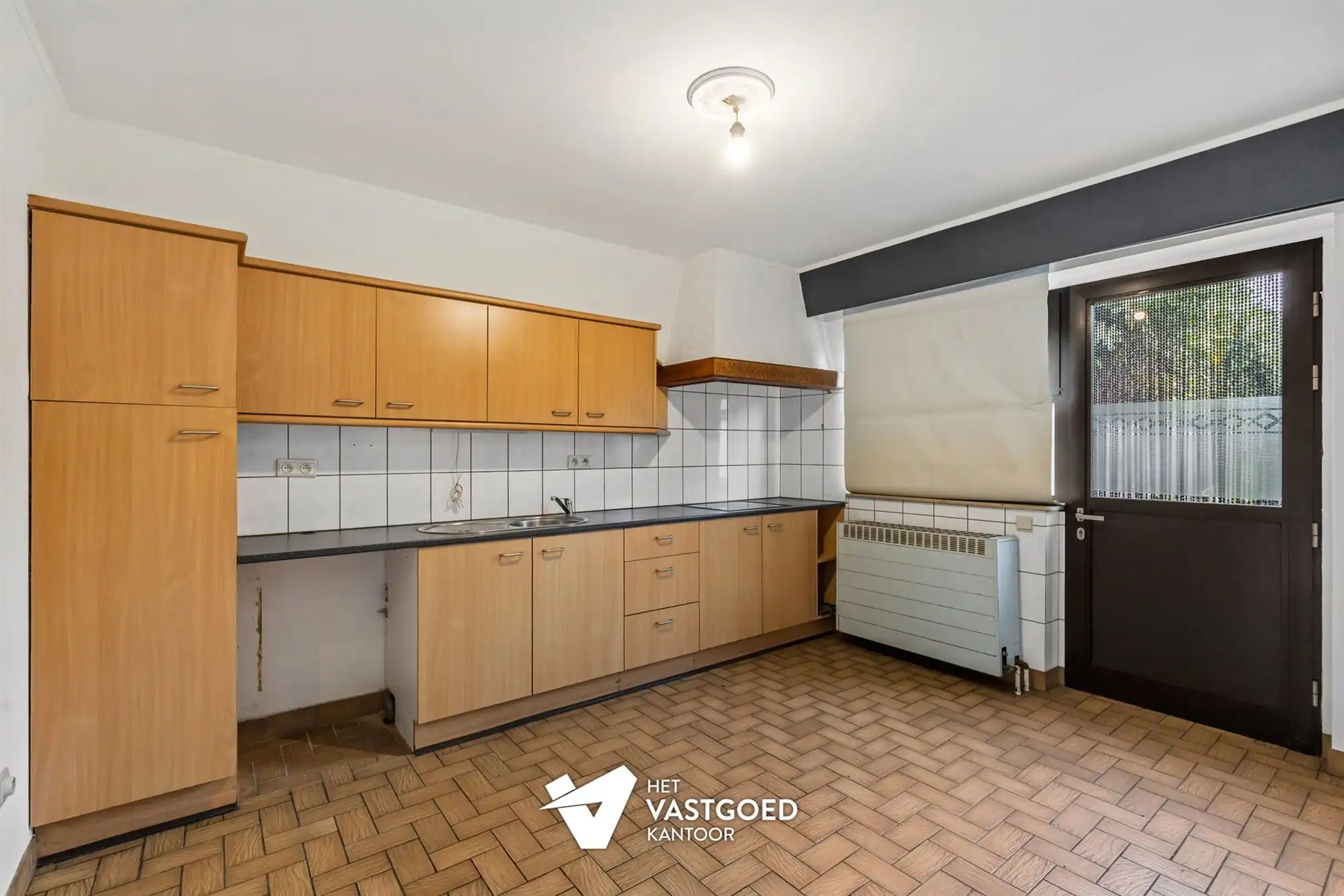 TE RENOVEREN WONING MET 3 SLAAPKAMERS OP CENTRALE LIGGING IN KOERSEL-CENTRUM foto 7