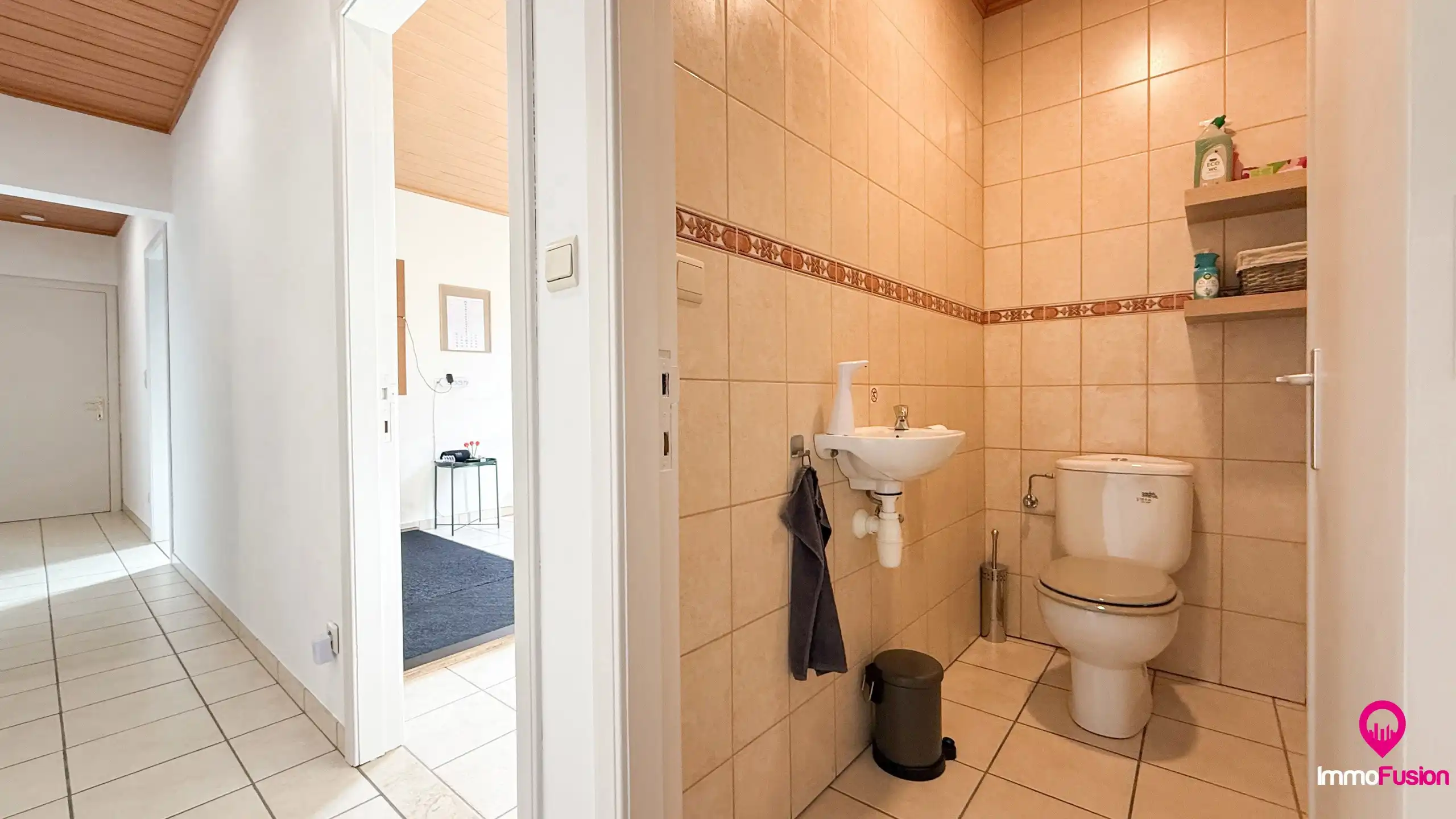 Charmante woning met 5 slaapkamers op een ruim perceel! foto 26