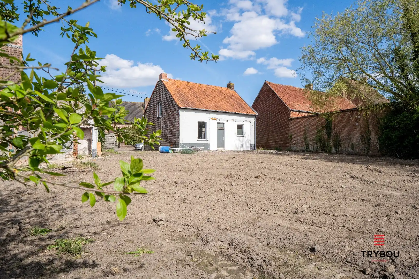 Te renoveren alleenstaande woning op een ruim perceel van 896m² in Houthulst foto 12