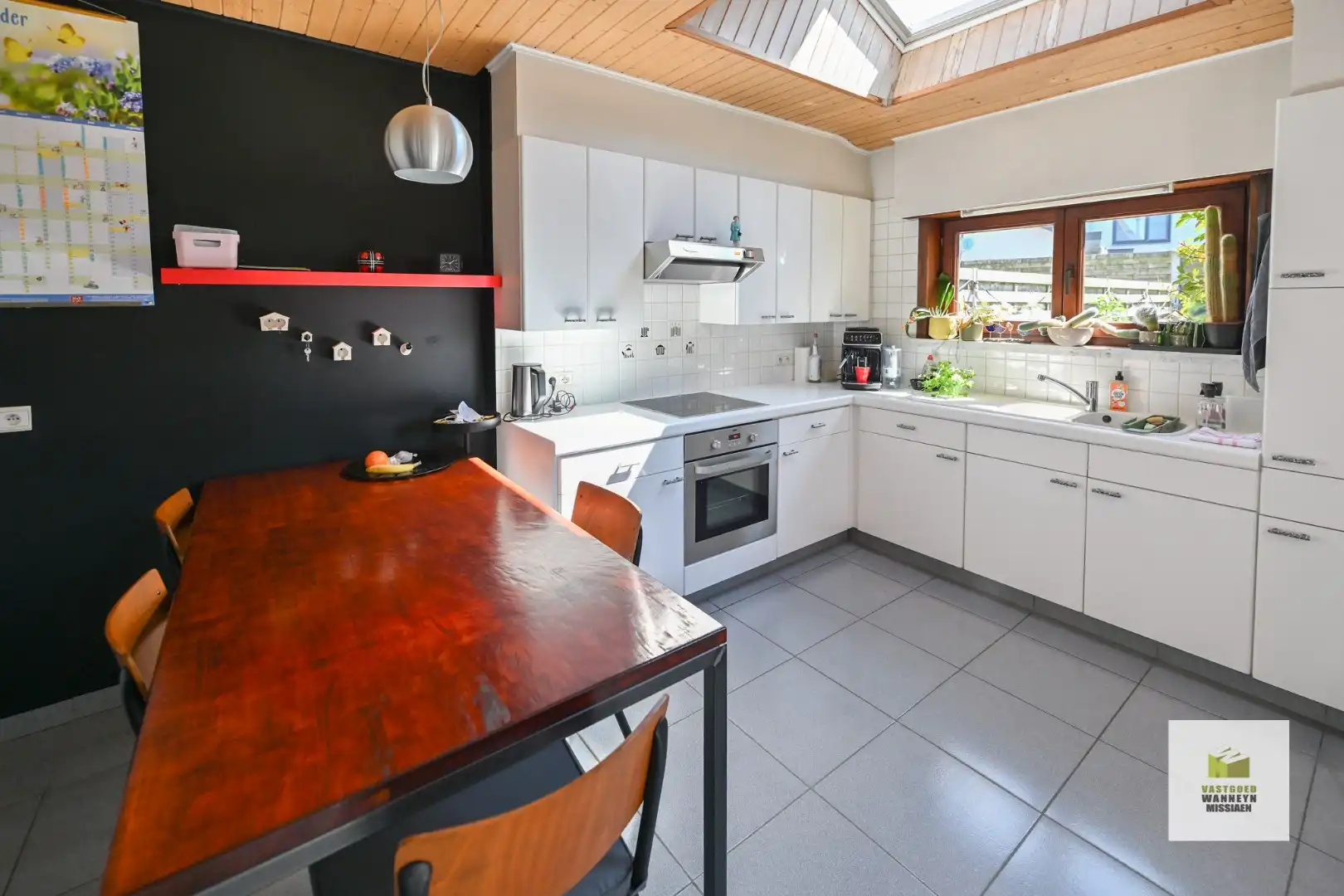 Centraal en rustig gelegen woning met 3slpk, garage en tuin foto 9