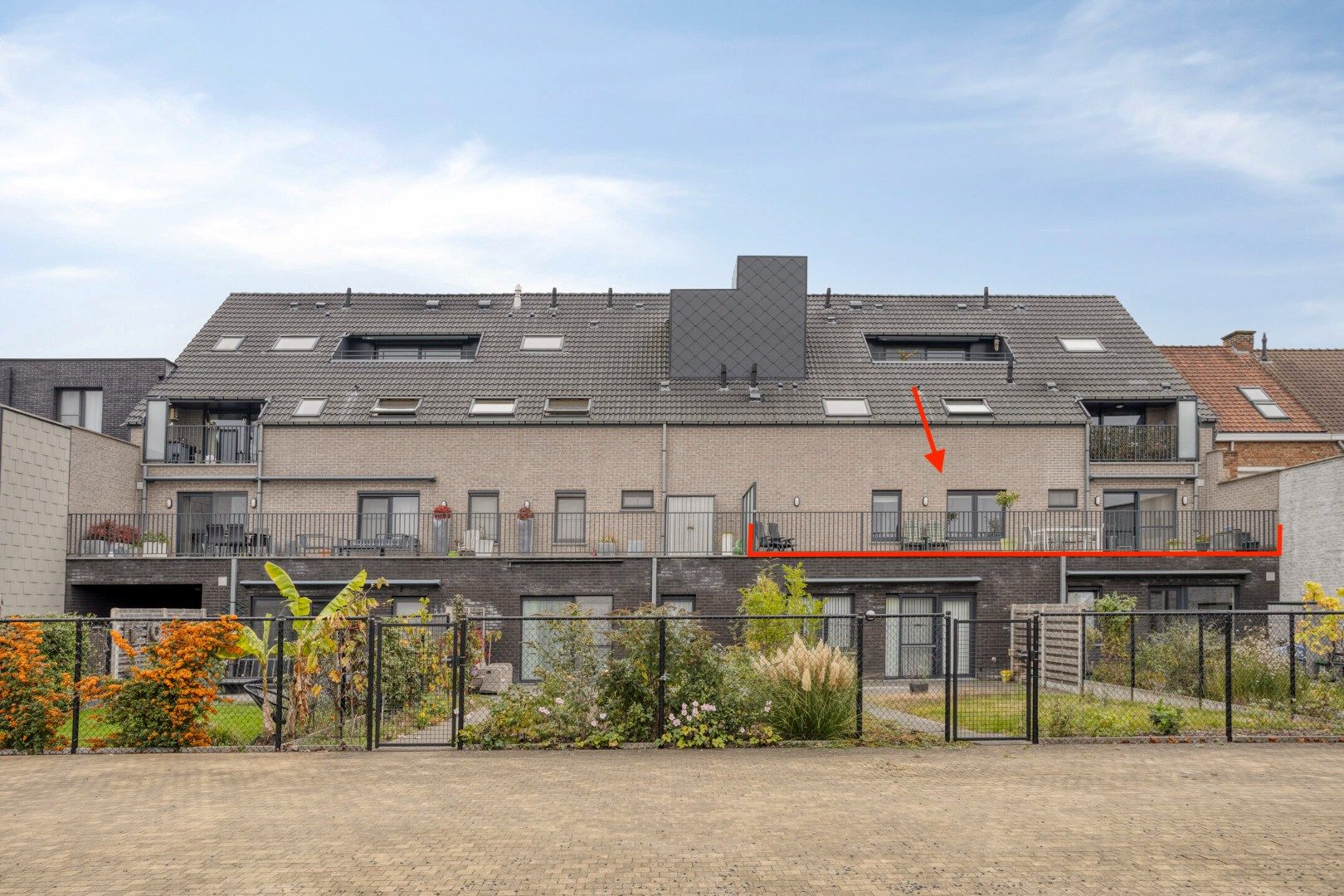 Prachtig appartement met 2 slaapkamers, 2 terrassen, garage én staanplaats! foto {{pictureIndex}}