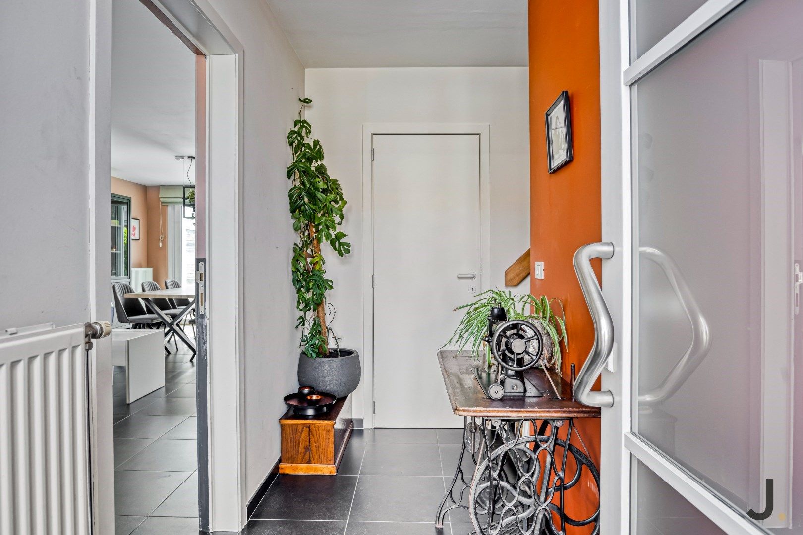 Moderne, energiezuinige halfopen gezinswoning in Rekkem foto 5