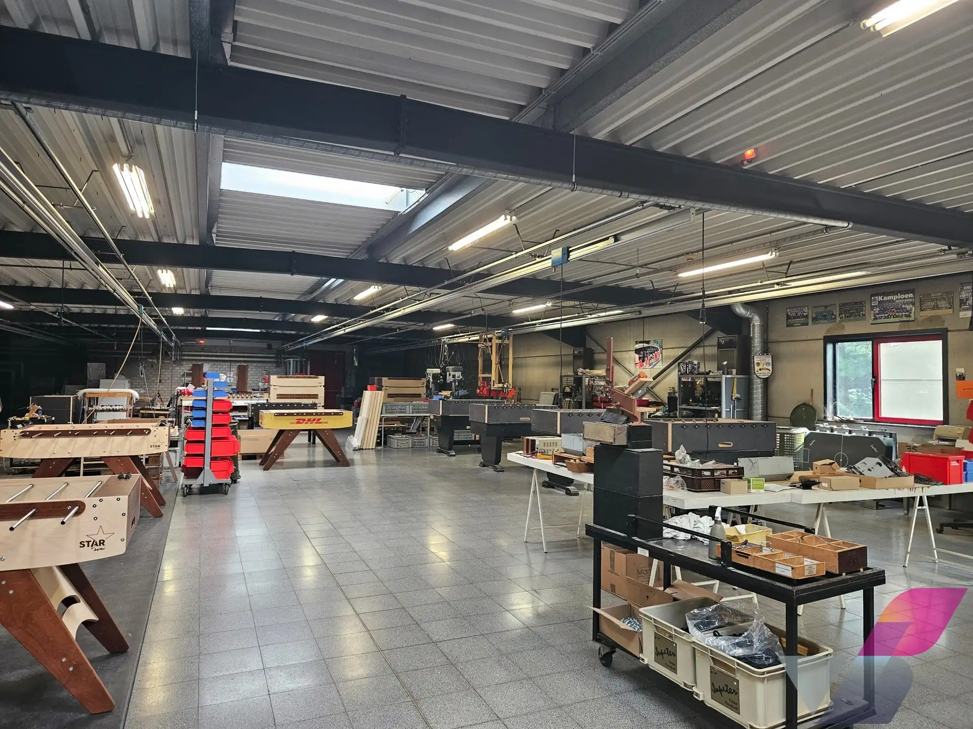 Semi-industrieel gebouw op zichtlocatie foto 17