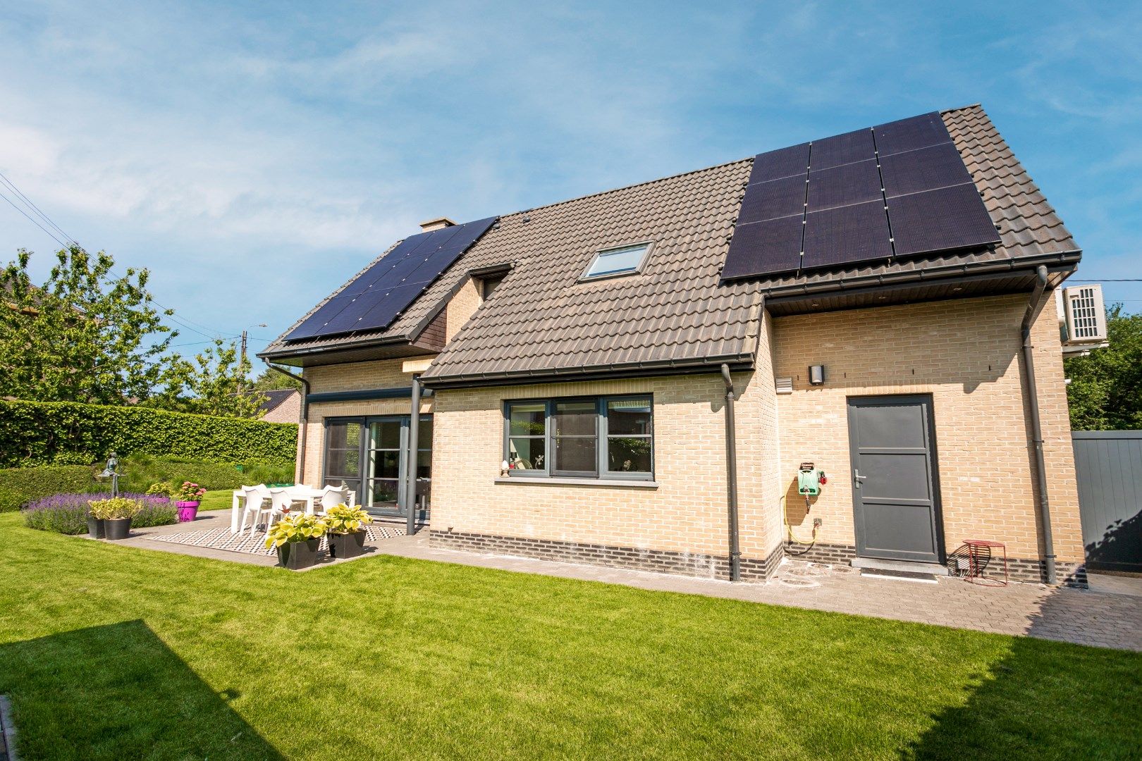 Instapklare woning met 3 slpks, garage en tuin te Halle foto 11
