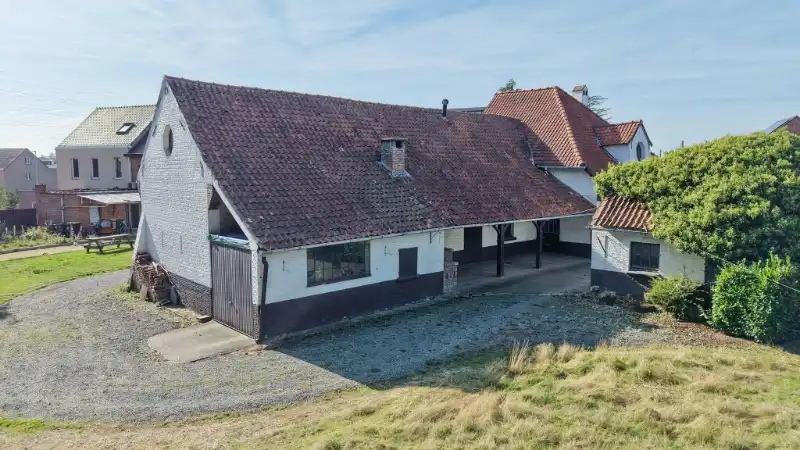Charmante te renoveren hoeve van 300m² op 15 are foto 23