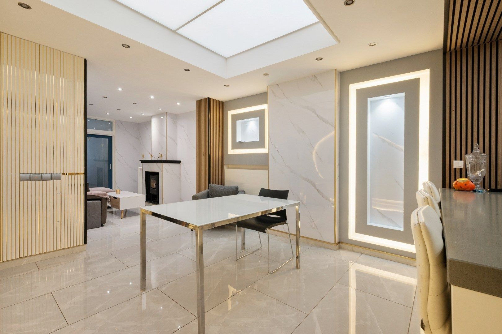 Gerenoveerde, energiezuinige woning met 4 slaapkamers, 2 badkamers en stadstuin in Menen foto 6