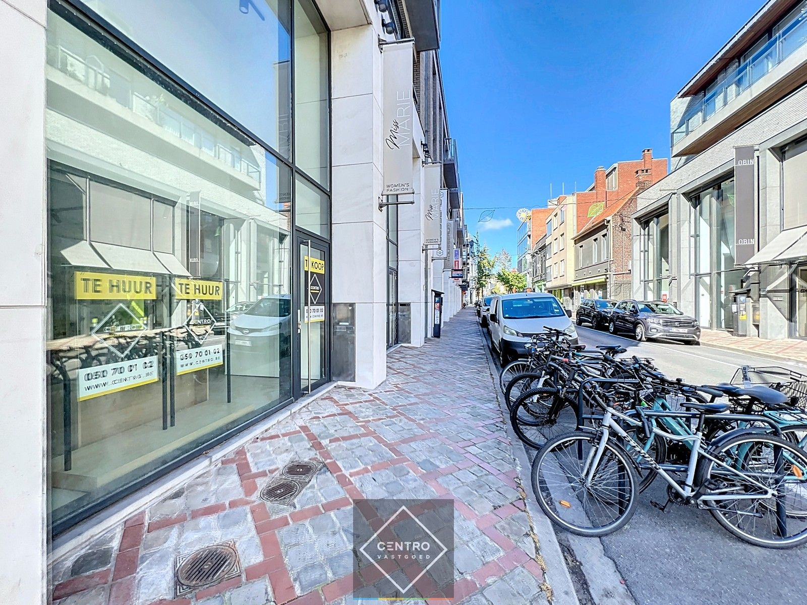 STIJLVOL ingericht handelspand 125m² (+ terras) TE HUUR  aan de Ooststraat te ROESELARE ! foto {{pictureIndex}}