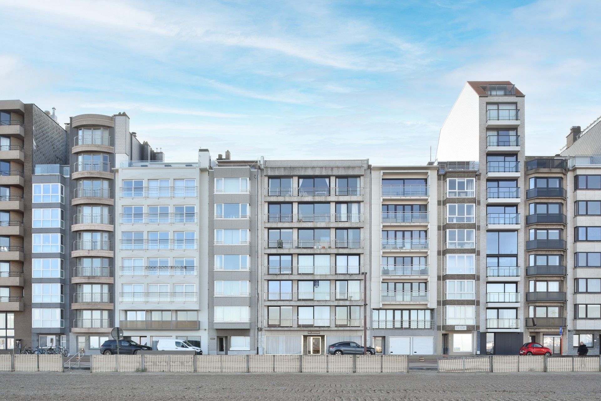 Gemeubeld: gerenoveerd appartement met prachtig zicht op de Baai van Heist! foto 2