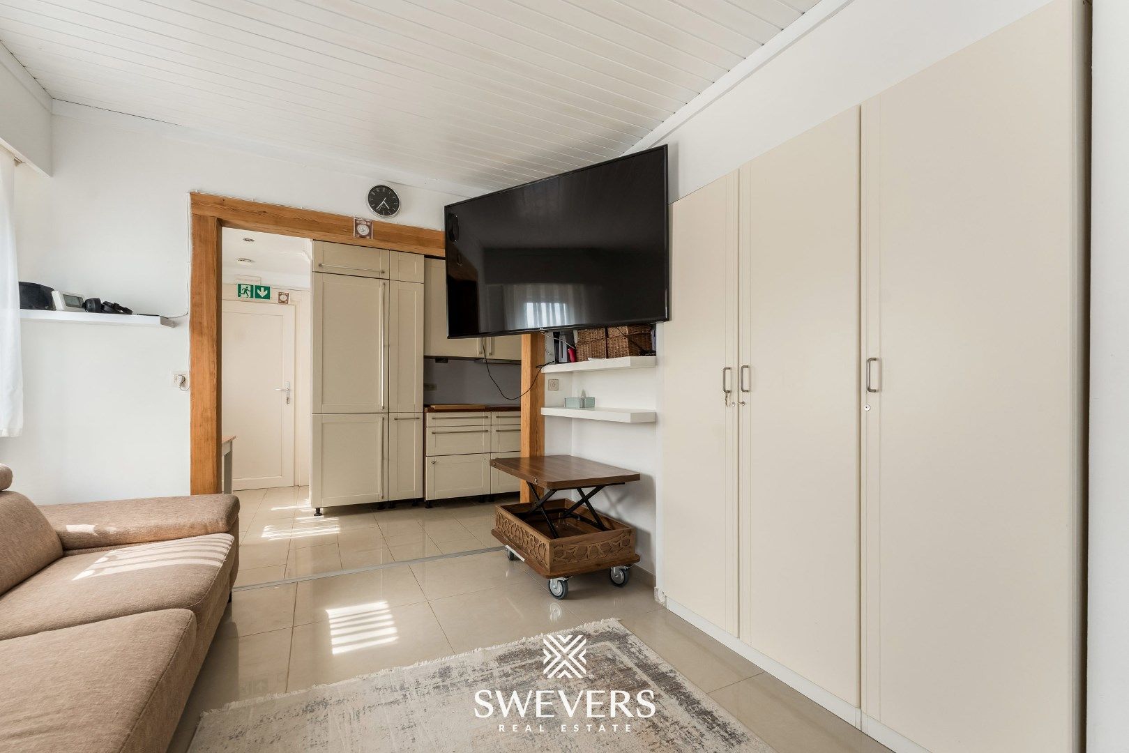 Unieke kans in Beverlo: ruime woning met loods, 5 slaapkamers en 2 badkamers foto 4