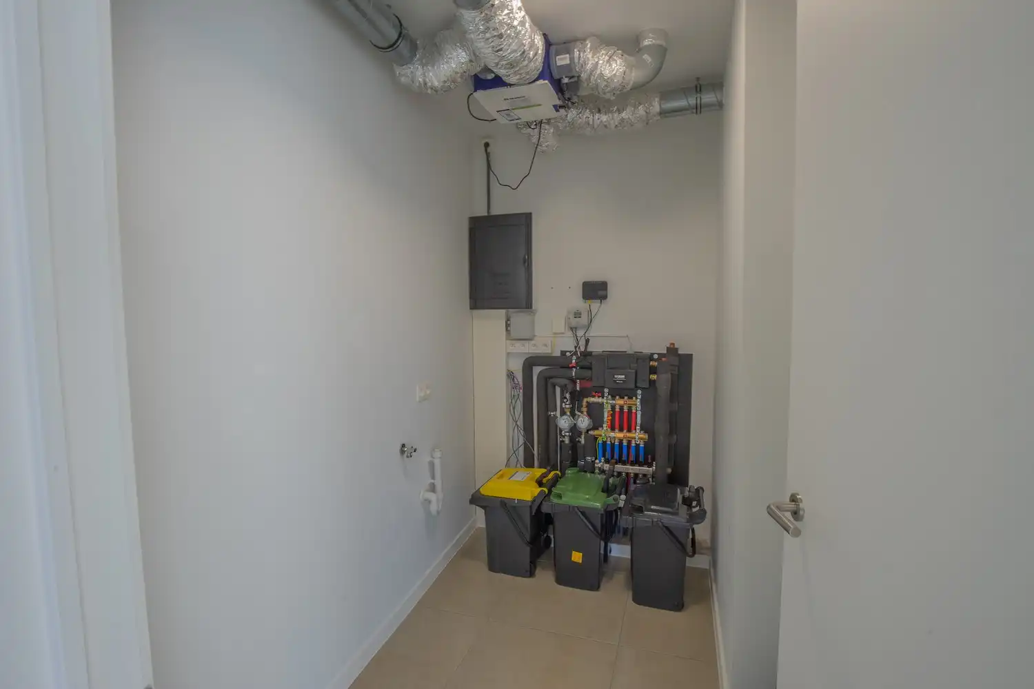Energiezuinig dakappartement met 1 slaapkamer, aparte dressing/bureau, terras en ondergrondse staanplaats in Residentie Luster foto 10