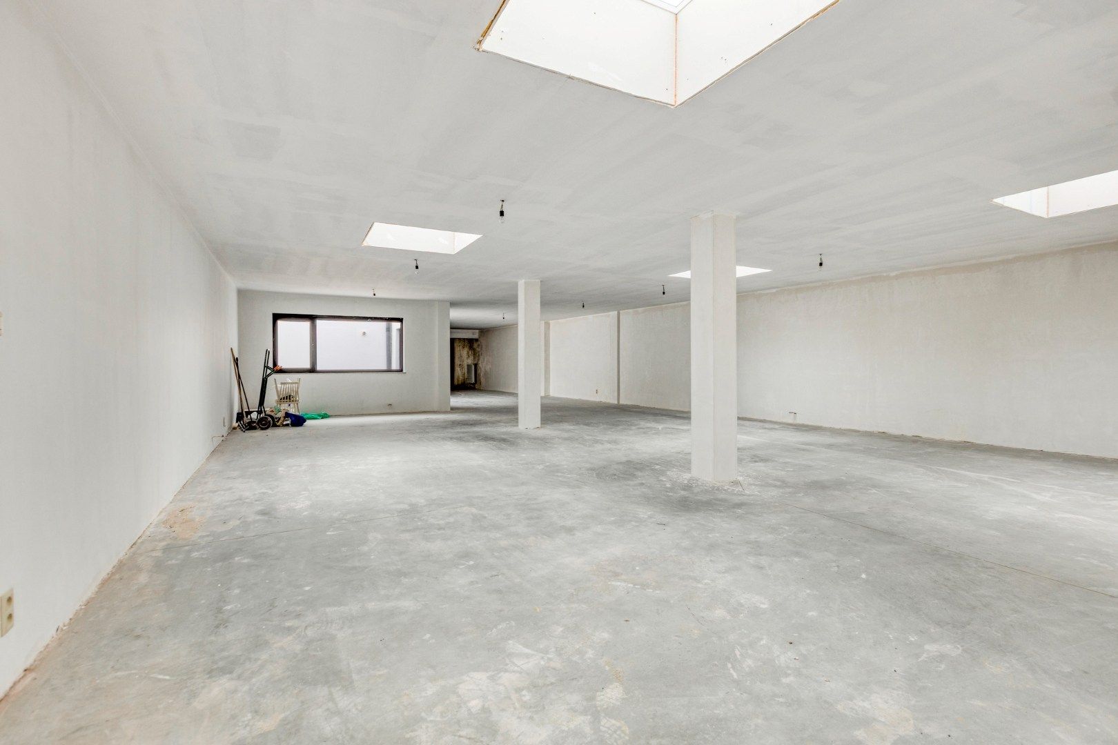 Ruime handelspand van 243 m² centraal gelegen in Mol centrum !  foto 12