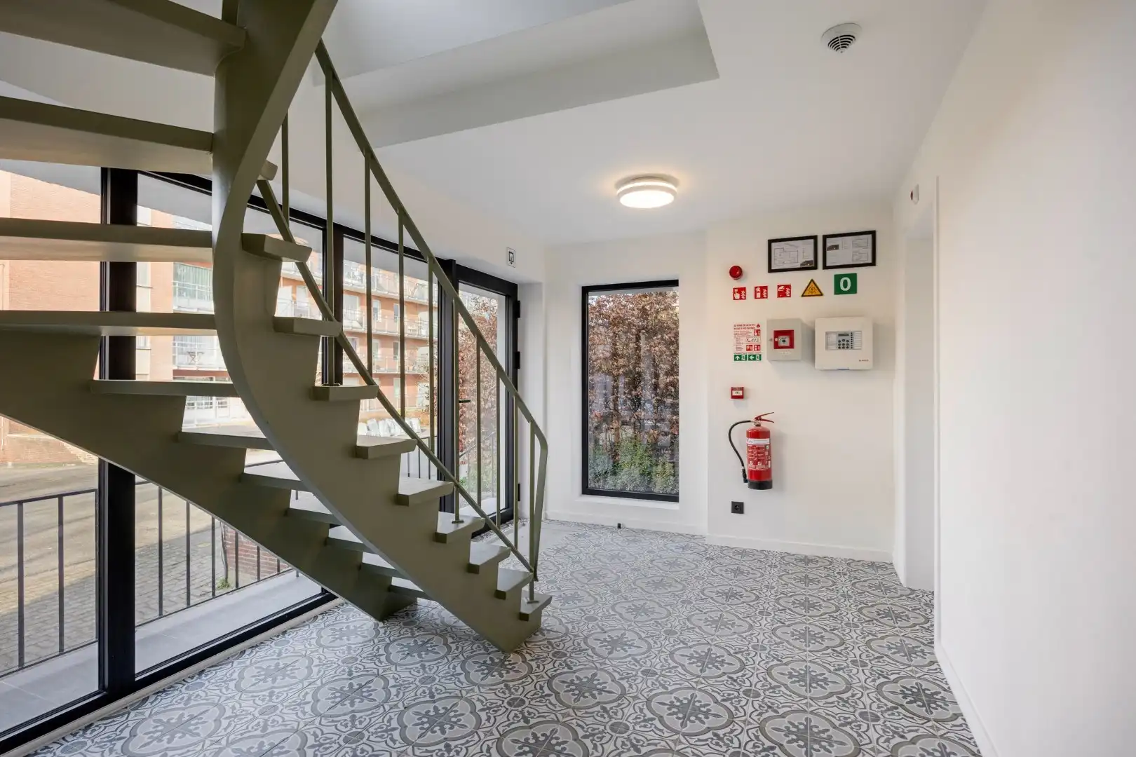 Volledig gerenoveerd en gemeubelde studentenkamer met privé badkamer en tuin - EPC A!  foto 2