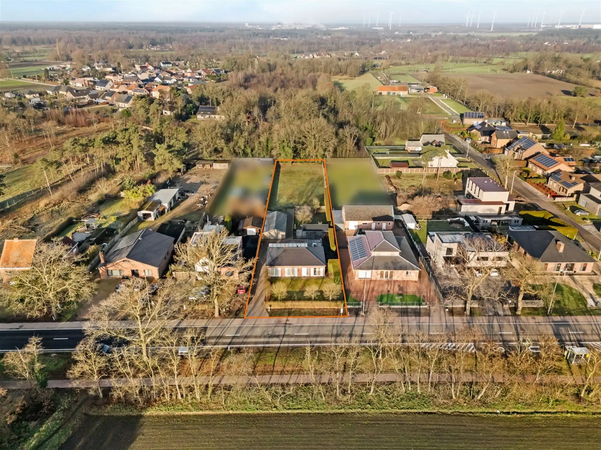 INSTAPKLARE GELIJKVLOERSE WONING MET RUIME GARAGE OP 2191M2 foto 35