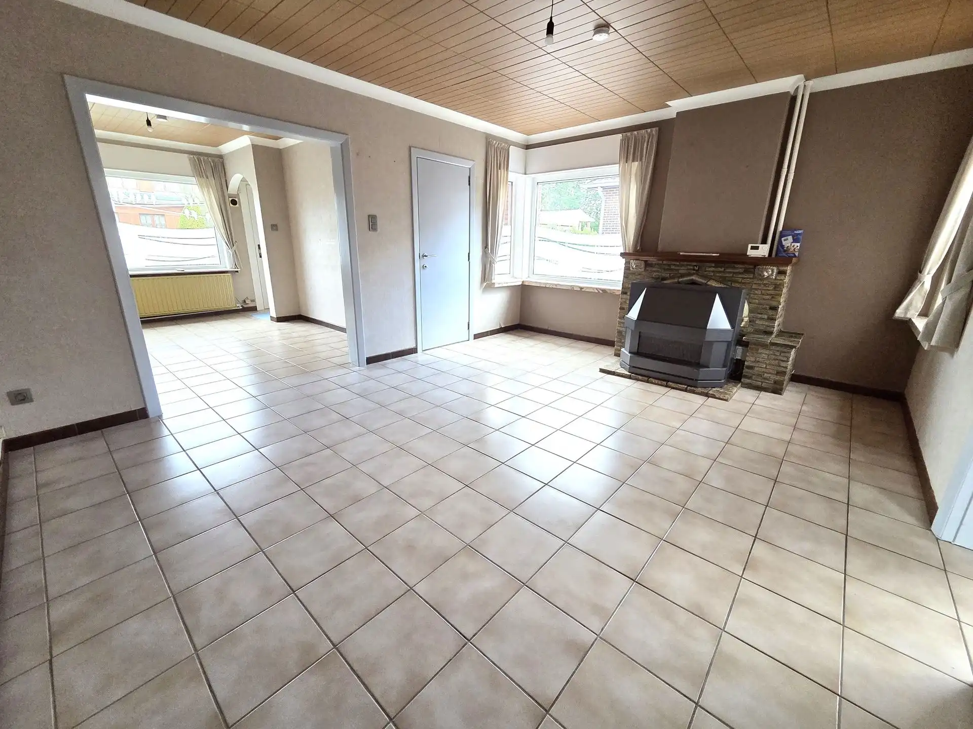 Charmante gezinswoning met 4 slpks op een mooi zuidgericht perceel van 990 m² foto 3