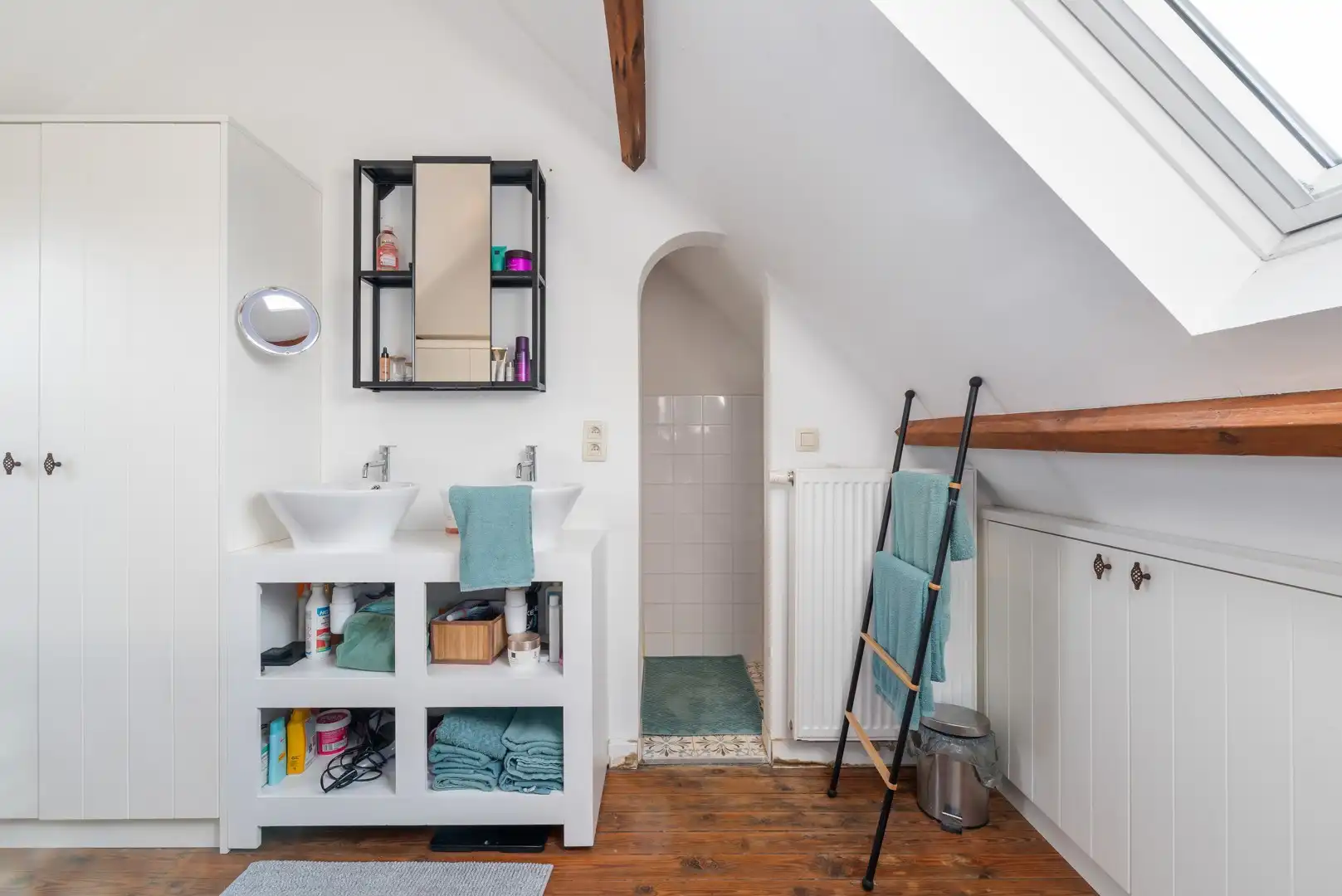 Stijlvol gerenoveerde woning vlak aan de Leie in Astene foto 20