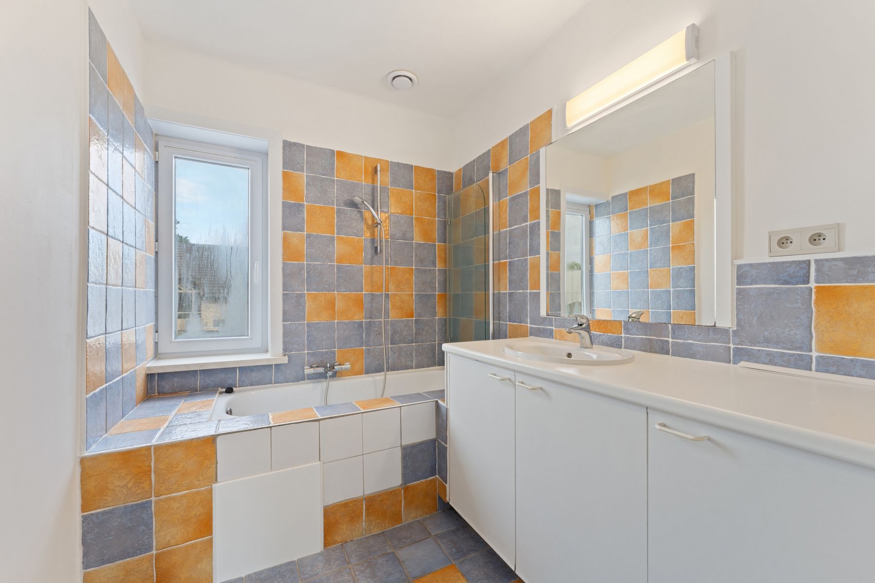 Ruime woning op centrale ligging foto 13
