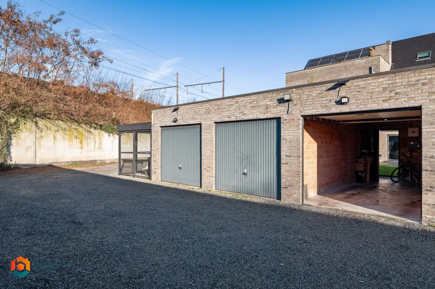 Instapklaar gelijkvloers appartement met 2slpkrs en tuin foto 19