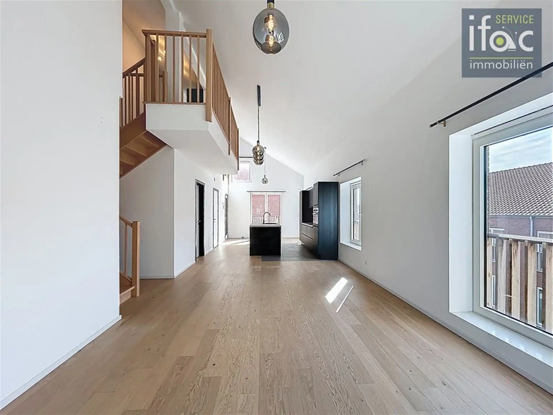 Loft foto {{pictureIndex}}