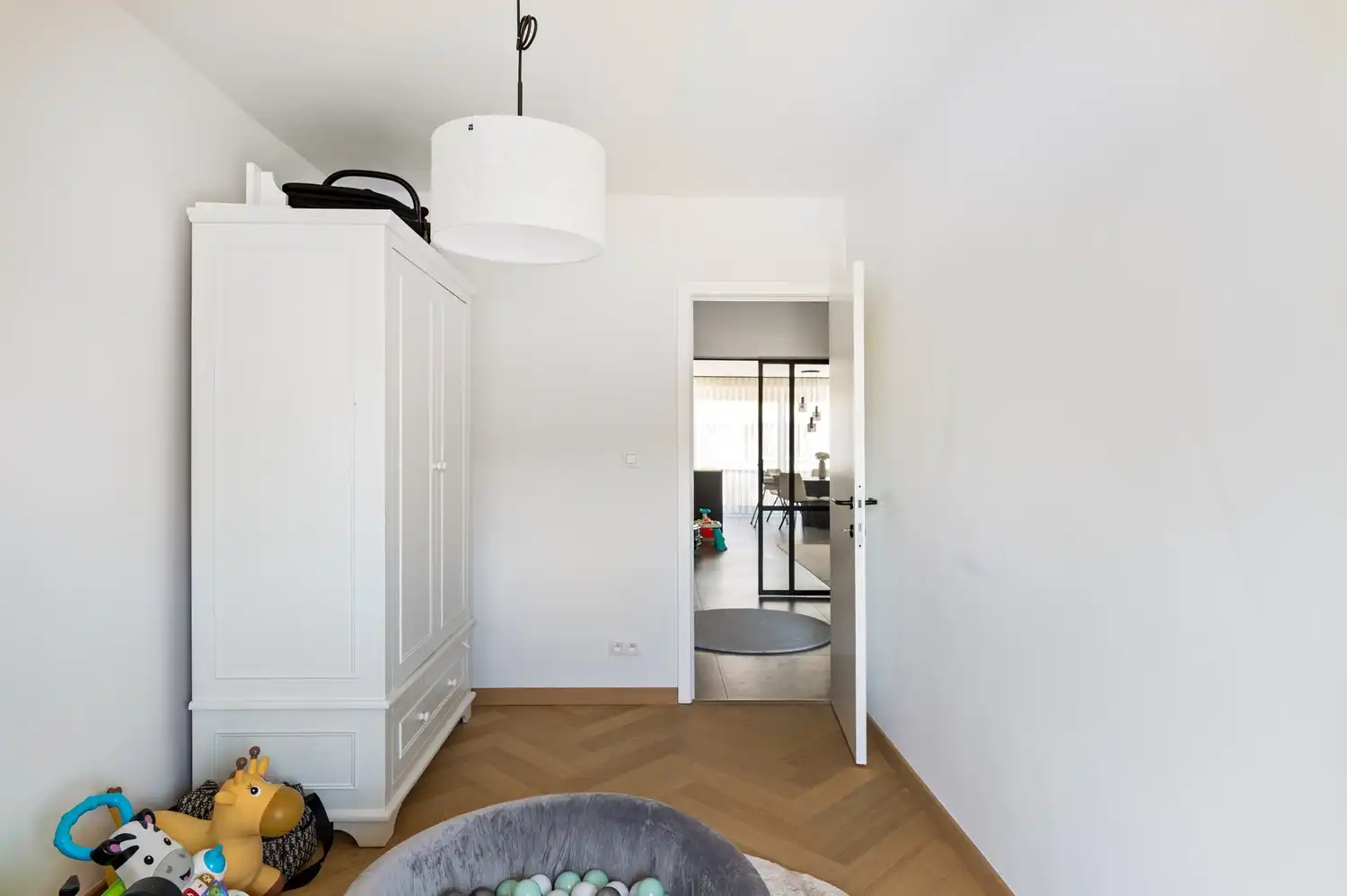 Hoogwaardig gerenoveerd appartement in Deurne! foto 13