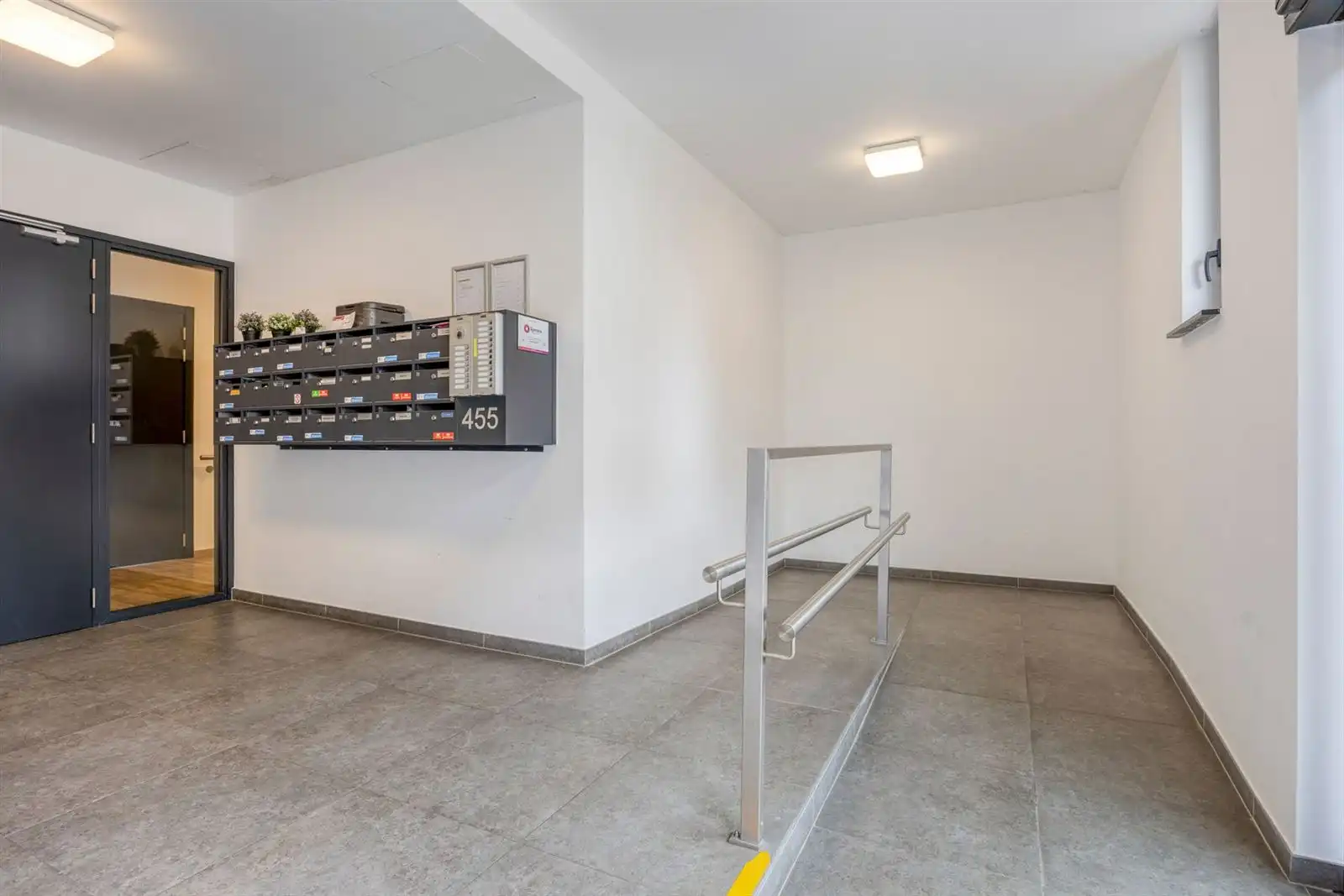 Modern assistentie appartement (1 slaapkamer) te Halle foto 12