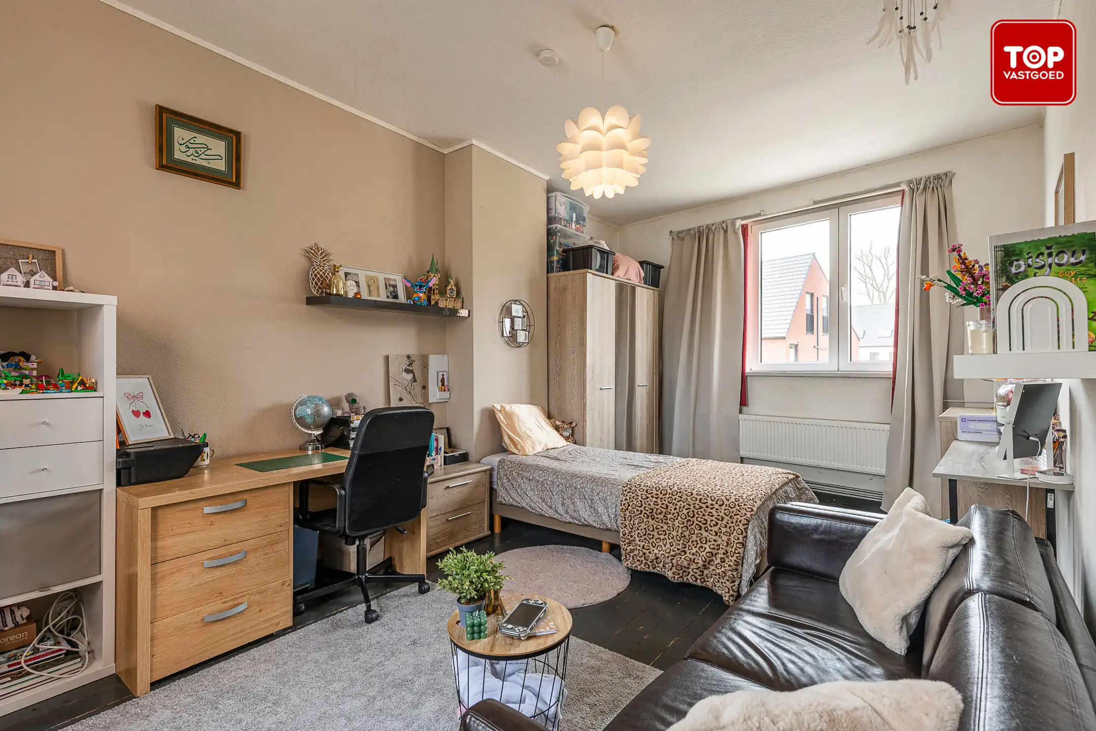 Statige, lichtrijke woning met 3 slaapkamers en stadskoer foto 24