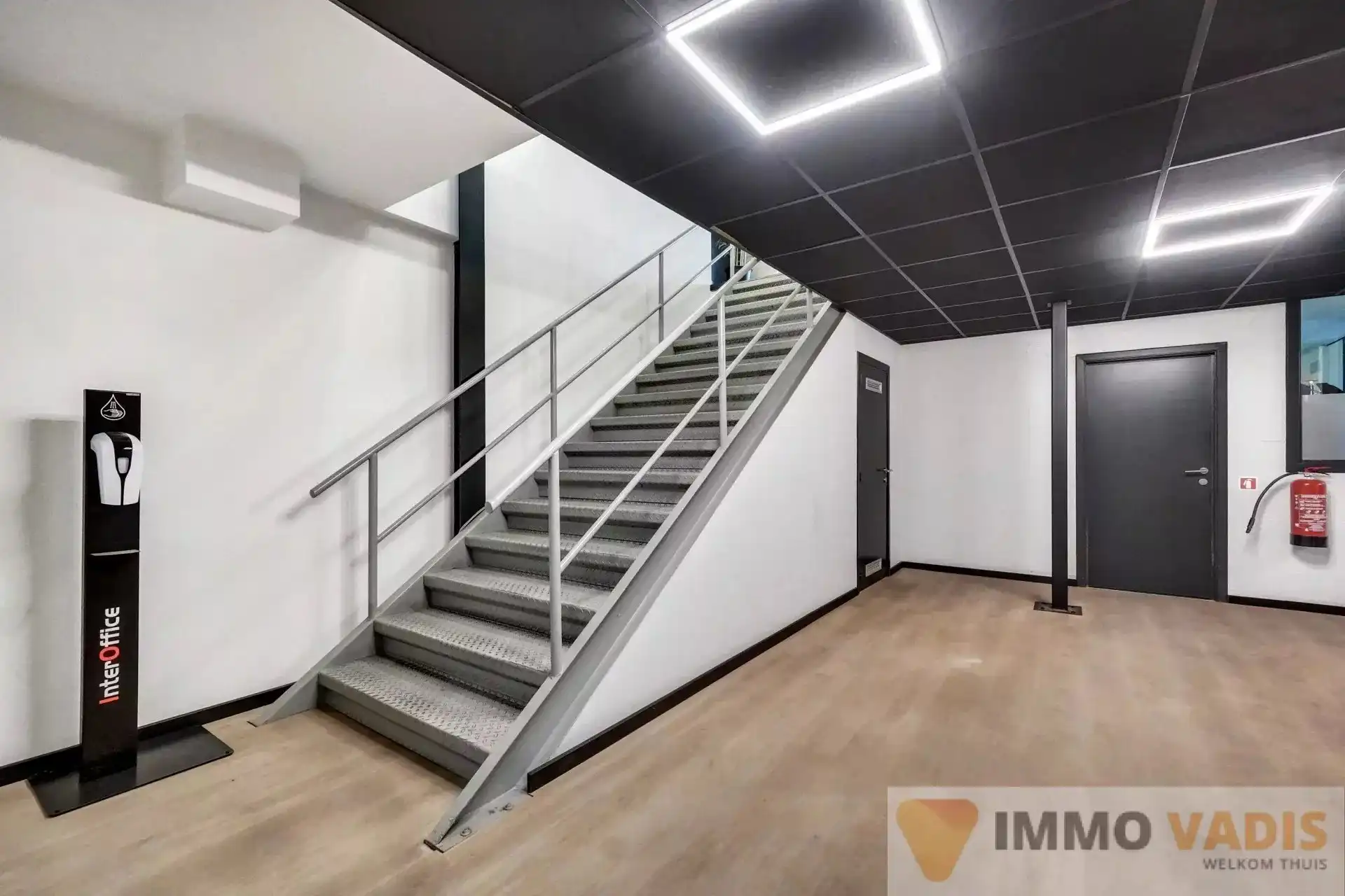 Industrieel gebouw op strategische locatie foto 16