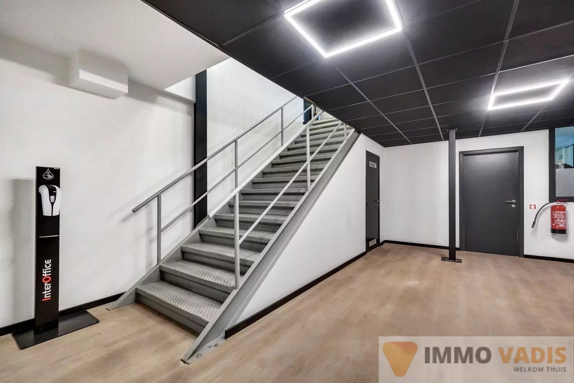 Industrieel gebouw op strategische locatie foto 16