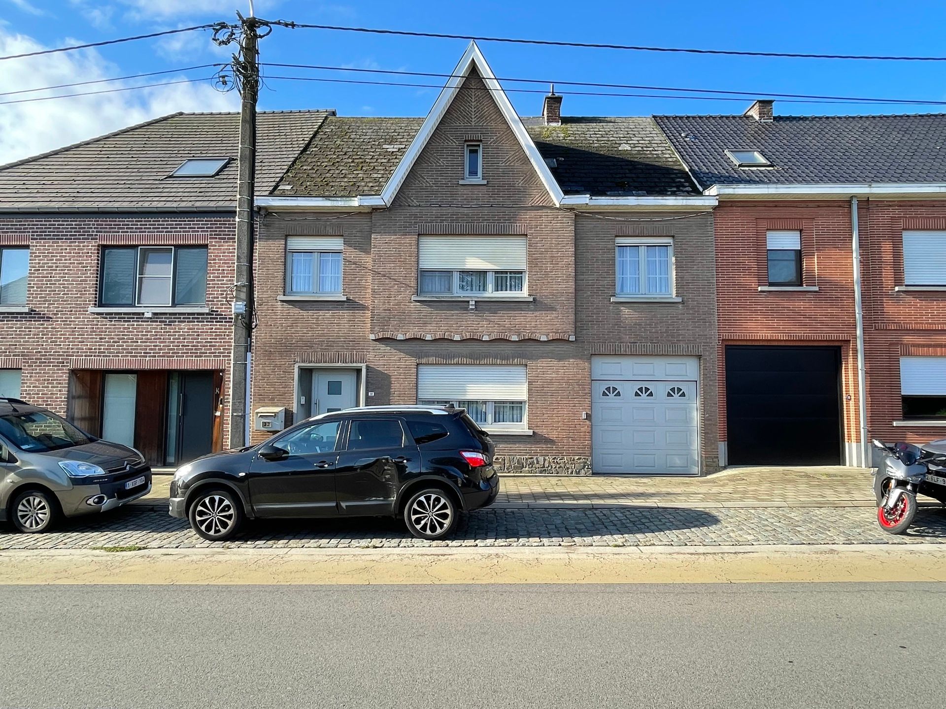 VLIERZELE - Karaktervolle woning met zicht op groen. foto {{pictureIndex}}