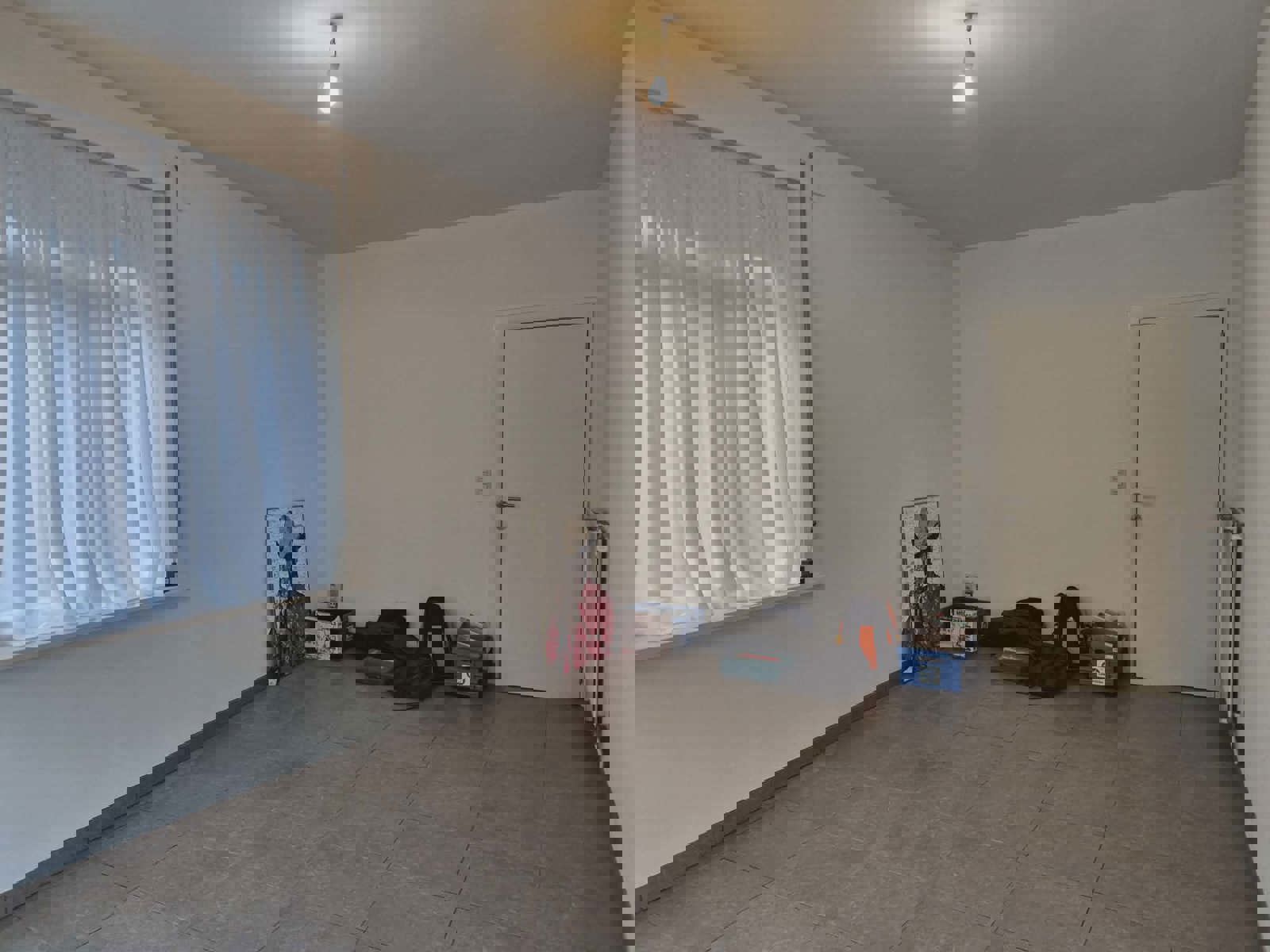 Halfopen bebouwing met 2 slaapkamers en tuin nabij centrum  foto 3