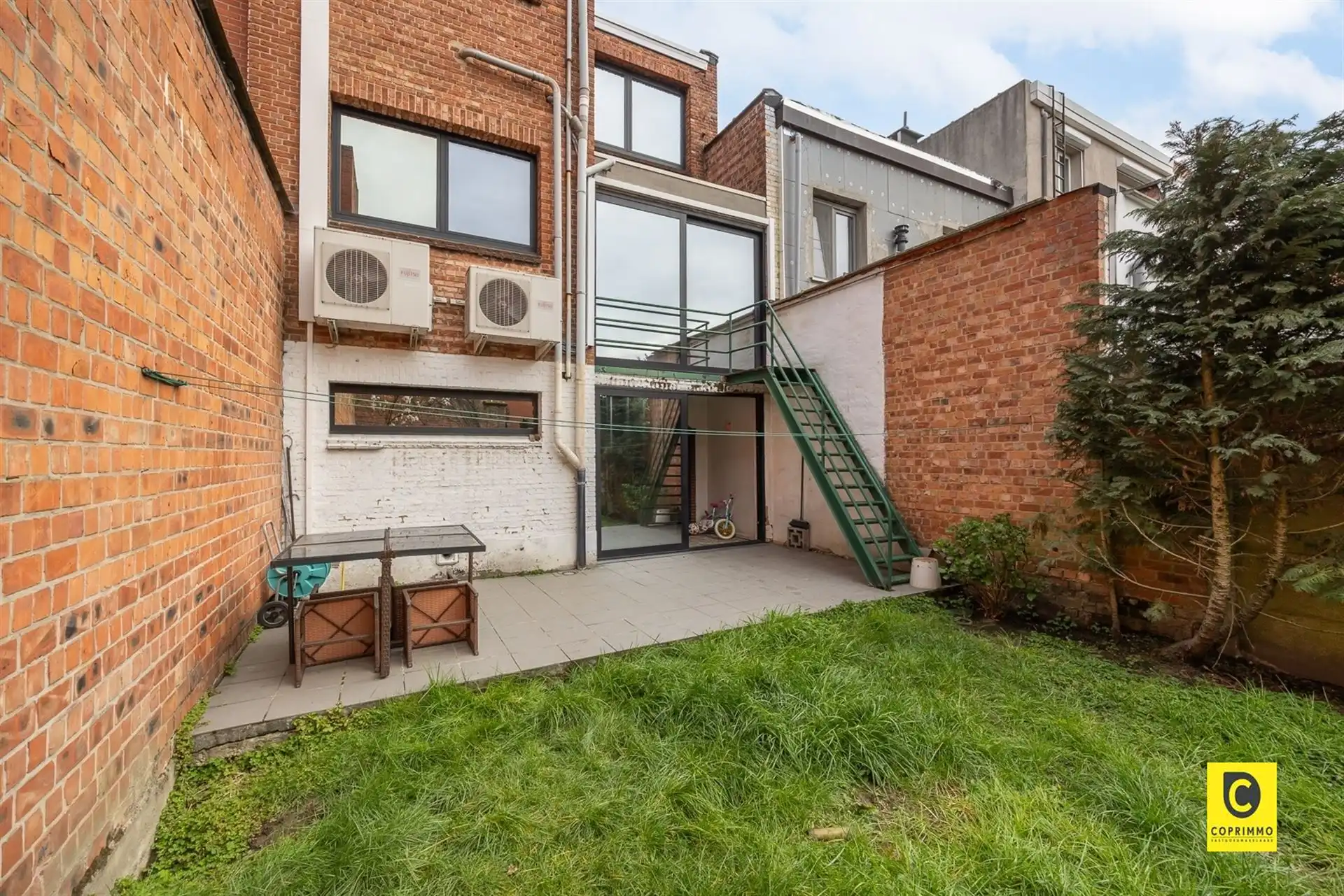 Woning met ruime zuidgerichte tuin foto 8