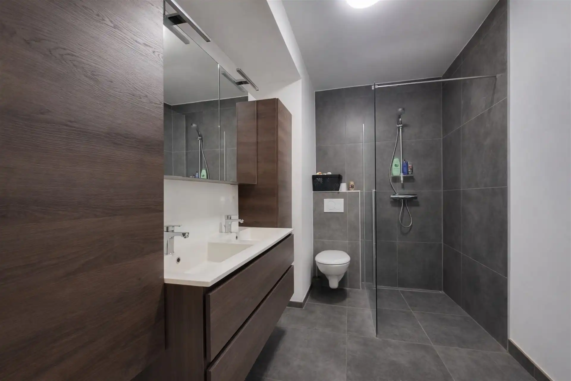 Prachtig luxueus appartement met terras, ondergrondse garage en hoogwaardige technieken op topligging nabij het centrum van Genk foto 13