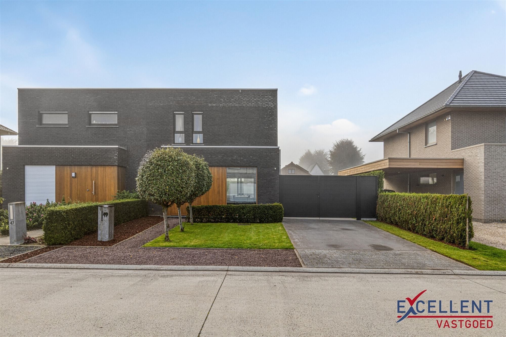 Instapklare halfopen woning te Deinze foto {{pictureIndex}}